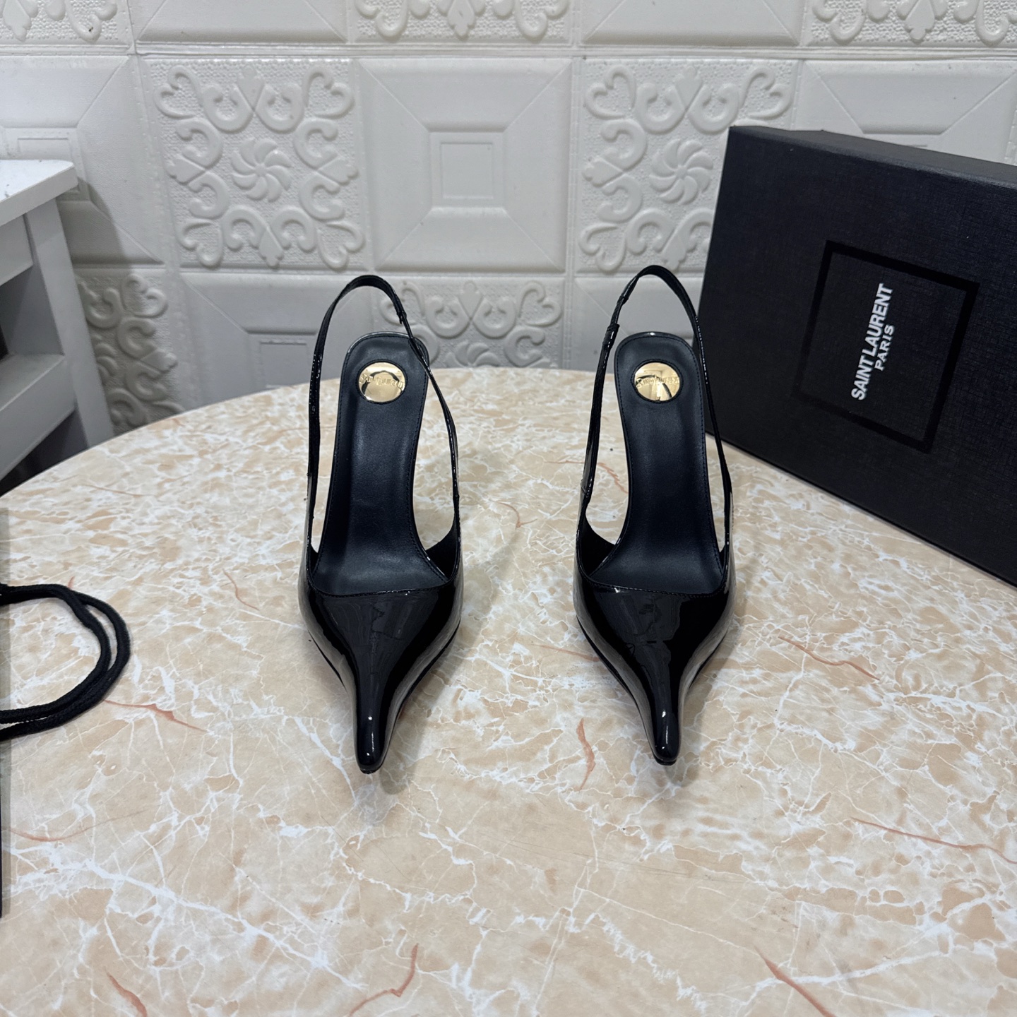 NO:388347,YSL. Top version. High quality. Configure full packaging. 2025 new model. Official website synchronization. 1:1 mold opening. Pointed toe empty shoes. Upper patent leather/silk. Inner sheepskin. Heel height: 10.5cm. Outsole. A-level original black leather outsole. Size SIZE.34–43 (34.42.43. Custom made without return or replacement), high heels, saint laurent, sandals, high heels, sheepskin, real silk, Leather soles19860909YSL.顶级版本.高品质. 配置全套包装 2025新款 官网同步 1:1开模 尖头后空鞋 鞋面漆皮/真丝 内里羊皮 跟高:10.5cm 大底A级原版黑色真皮大底 码数SIZE.34–43（34.42.43订做不退不换）,高跟鞋凉鞋,saint laurent,sandals,high heels,sheepskin,real silk,Leather soles,Women's Shoes
