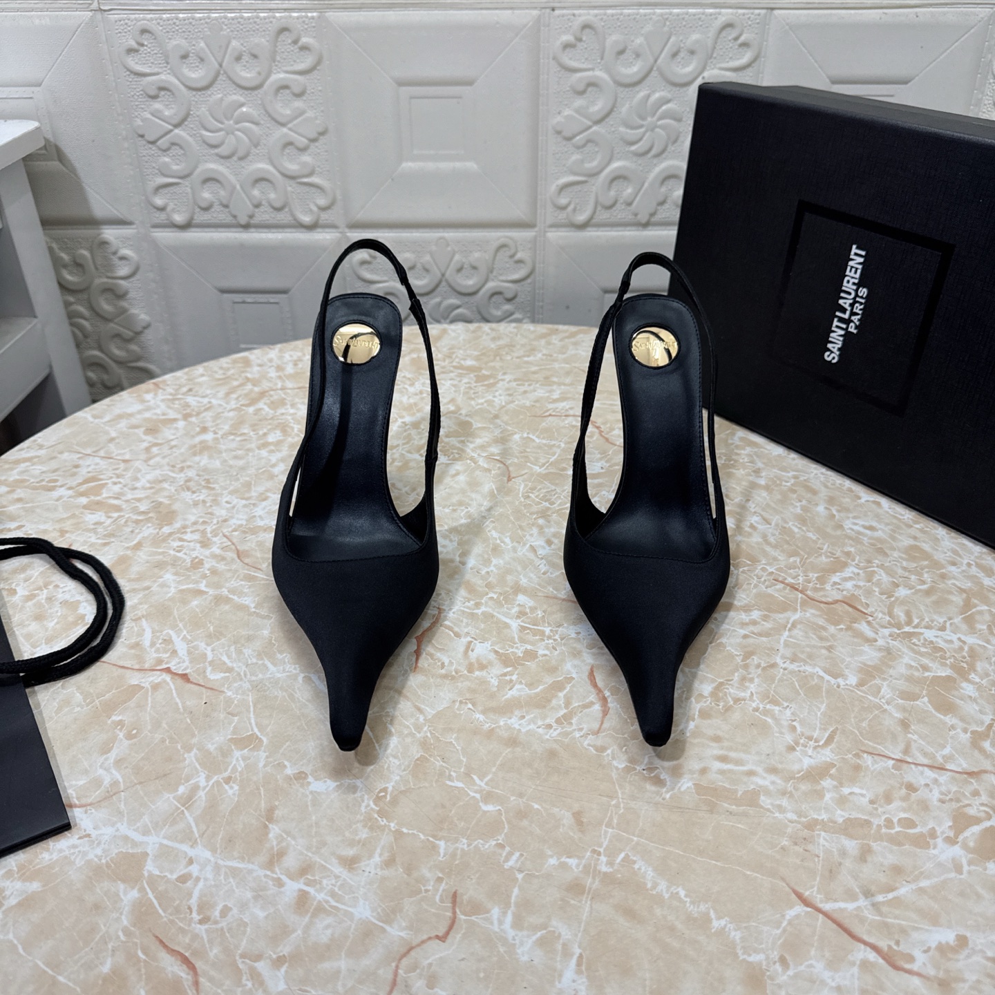 NO:392619,YSL. Top version. High quality. Configure full packaging. 2025 new model. Official website synchronization. 1:1 mold opening. Pointed toe empty shoes. Upper patent leather/silk. Inner sheepskin. Heel height: 10.5cm. Outsole. A-level original black leather outsole. Size SIZE.34–43 (34.42.43. Custom made without return or replacement), high heels, saint laurent, sandals, high heels, sheepskin, real silk, Leather soles19860909YSL.顶级版本.高品质. 配置全套包装 2025新款 官网同步 1:1开模 尖头后空鞋 鞋面漆皮/真丝 内里羊皮 跟高:10.5cm 大底A级原版黑色真皮大底 码数SIZE.34–43（34.42.43订做不退不换）,高跟鞋凉鞋,saint laurent,sandals,high heels,sheepskin,real silk,Leather soles,Women's Shoes