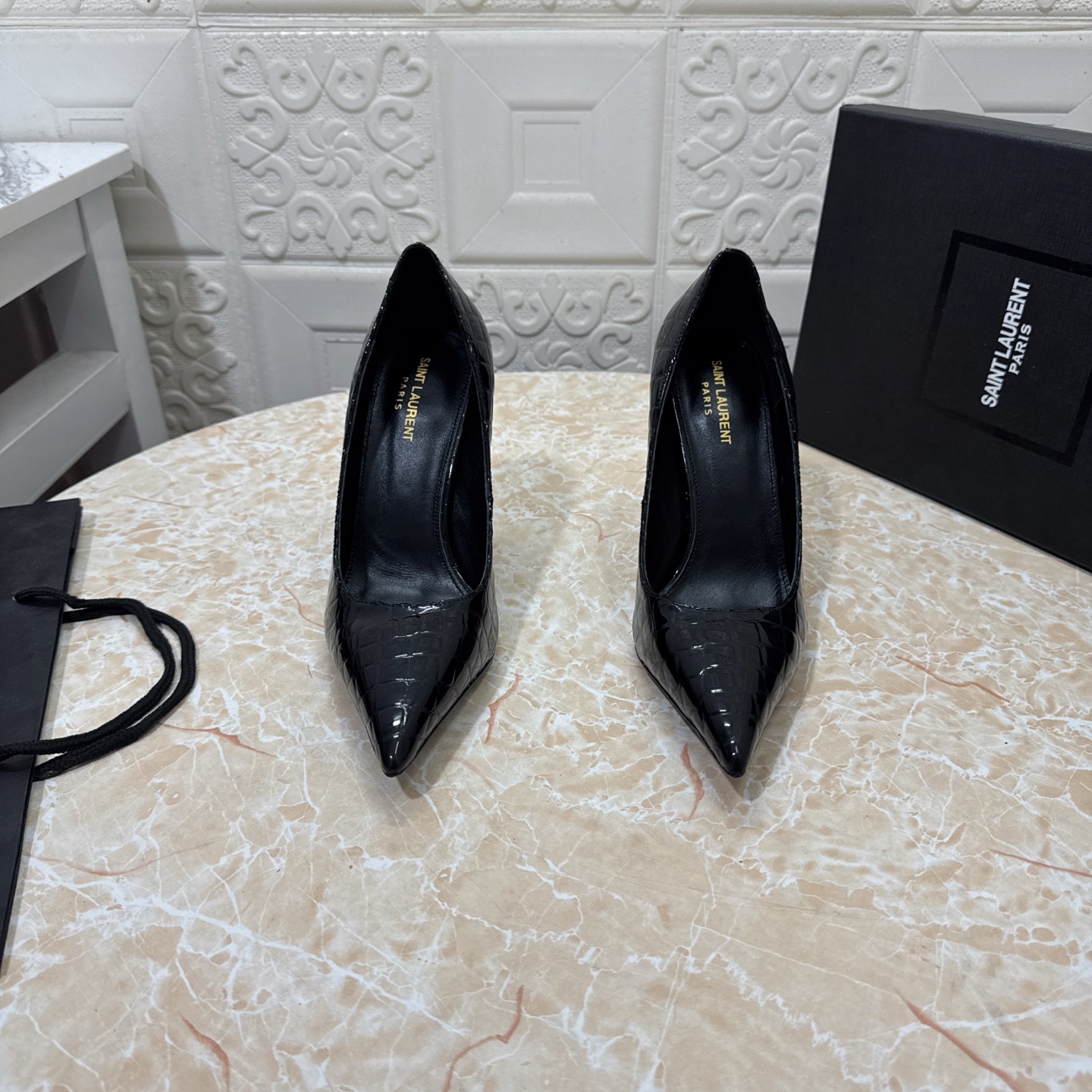 NO:404921,YSL. Top version. High quality. Configure full packaging 2025 classic style 1:1 mold opening brand letter heel shoes, upper stone pattern/paper leather/leopard print/yangjing inner sheepskin heel height: 10.5cm outsole A-grade original black leather outsole size SIZE.34–43 (34.42.43 custom made, no return or exchange), high heels single shoes, saint laurent, high heels, sheepskin, sheep, Leather soles19860909YSL.顶级版本.高品质. 配置全套包装 2025经典款式 1:1开模 品牌字母跟单鞋 鞋面石头纹/漆皮/豹纹/羊京 内里羊皮 跟高:10.5cm 大底A级原版黑色真皮大底 码数SIZE.34–43（34.42.43订做不退不换）,高跟鞋单鞋,saint laurent,high heels,sheepskin,sheep,Leather soles,Women's Shoes