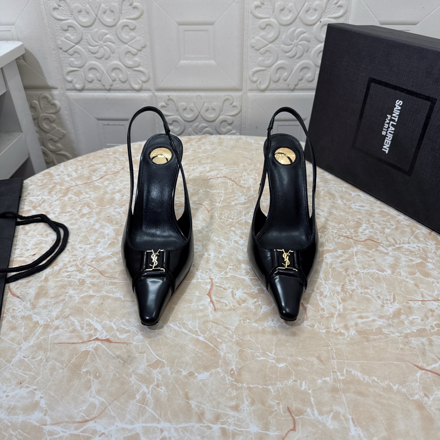 NO:443486,YSL. Top version. High quality. Configure full packaging. 2025 new model. Official website synchronization. 1:1 mold opening logo buckle decorative high heels. Upper patent leather. Inner sheepskin. Heel height: 9cm. Outsole. A-level original black leather outsole. Size SIZE.34–43 (34.42.43. Custom made without return or replacement), high heels, sandals, saint laurent, sandals, high heels, sheepskin, Leather soles19860909YSL.顶级版本.高品质. 配置全套包装 2025新款 官网同步 1:1开模 logo扣装饰高跟鞋 鞋面漆皮 内里羊皮 跟高:9cm 大底A级原版黑色真皮大底 码数SIZE.34–43（34.42.43订做不退不换）,高跟鞋凉鞋,saint laurent,sandals,high heels,sheepskin,Leather soles,Women's Shoes