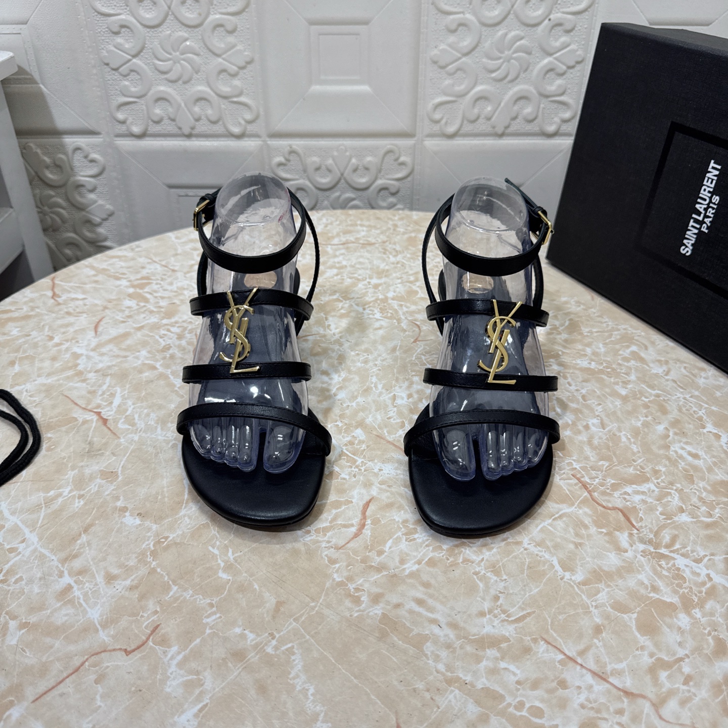 NO:559506,YSL. Top version. High quality. Equipped with a full set of packaging. New model. Official website synchronization. 1:1 open mold logo buckle decorated sandals. Upper cowhide. Sheepskin lining. Heel height: 3.5cm. Outsole. Grade A original black leather outsole. Size SIZE.34–43 (34.42.43 custom-made, non-refundable and non-exchangeable). High heels sandals, saint laurent, sandals, high heels, cowhide, sheepskin, Leather soles19860909YSL.顶级版本.高品质. 配置全套包装 新款 官网同步 1:1开模 logo扣装饰凉鞋 鞋面牛皮 内里羊皮 跟高:3.5cm 大底A级原版黑色真皮大底 码数SIZE.34–43（34.42.43订做不退不换）,高跟鞋凉鞋,saint laurent,sandals,high heels,cowhide,sheepskin,Leather soles,Women's Shoes