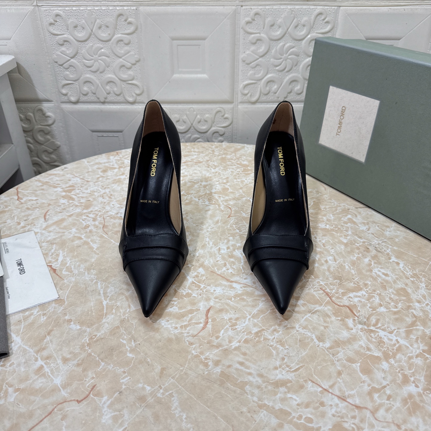 NO:592766,TOM FORD top version, high quality, 2025 new model, 1:1 molding, high-heeled shoes, upper: cowhide/sheep leather, foot padding sheepskin, heel height 10.5cm, sole AAA original genuine leather outsole SIZE34-43 (34 42 43 customized, non-returnable) P, high-heeled shoes, tom ford, high heels, cowhide, sheepskin, sheep, Leather soles19860909TOM FORD顶级版本 高品质 2025新款 1:1开模 高跟单鞋 鞋面: 牛皮/羊京 垫脚羊皮 跟高10.5cm 鞋底AAA级原版真皮大底 SIZE34-43（34 42 43订做不退换） P,高跟鞋单鞋,tom ford,high heels,cowhide,sheepskin,sheep,Leather soles,Women's Shoes