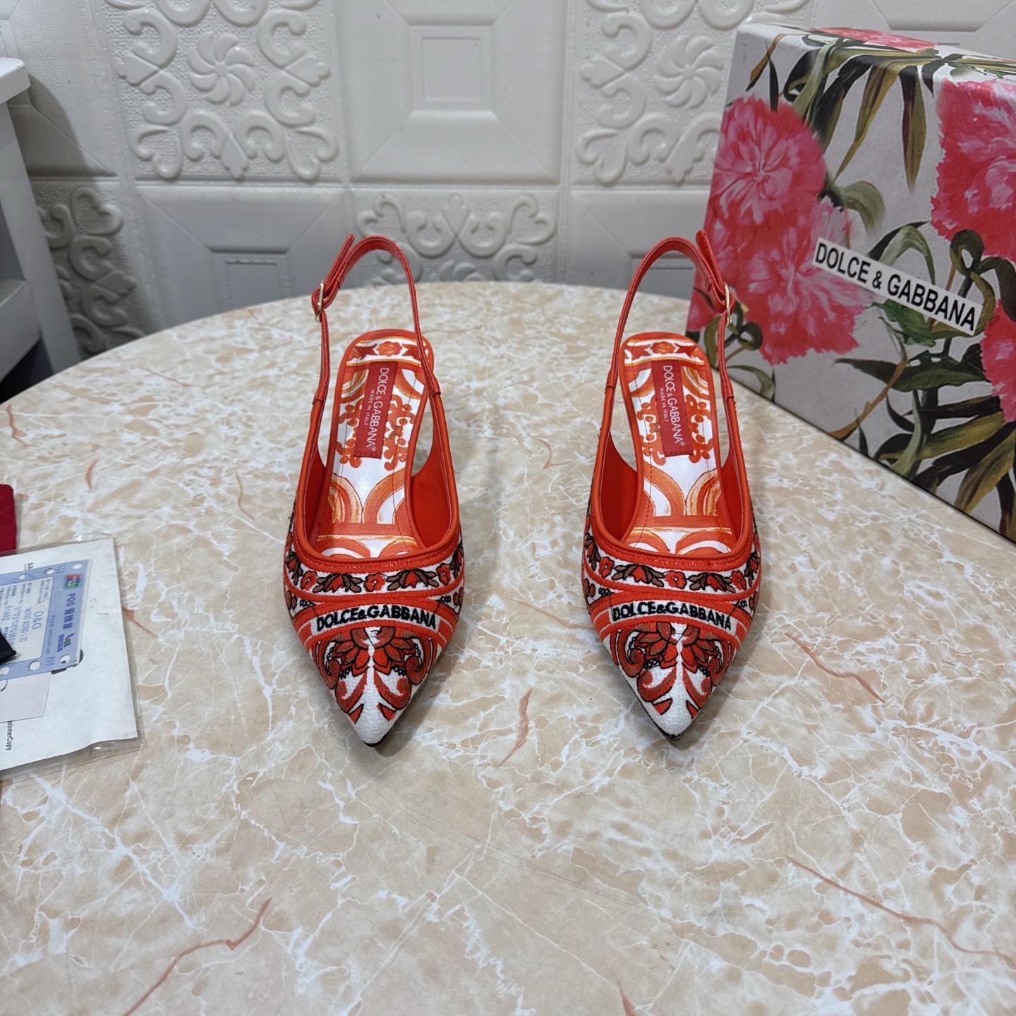 NO:707714,DG. Top version. High quality 2026 new model 1:1 mold opening, electric embroidery + 3D printing slippers, upper electric embroidery process, inner sheepskin 3D printing, heel height: 6.5cm/10cm, outsole, grade A original genuine leather outsole, size SIZE.34–43 (34.42.43 custom-made, non-returnable, non-exchangeable), high-heeled sandals, sandals, high heels, slippers, sheepskin, Leather soles19860909DG.顶级版本.高品质 2026新款 1:1开模 电绣+ 3D打印拖鞋 鞋面电绣工艺 内里羊皮3D打印 跟高:6.5cm/10cm 大底A级原版真皮大底 码数SIZE.34–43（34.42.43订做不退不换）,高跟鞋凉鞋,sandals,high heels,slippers,sheepskin,Leather soles,Women's Shoes