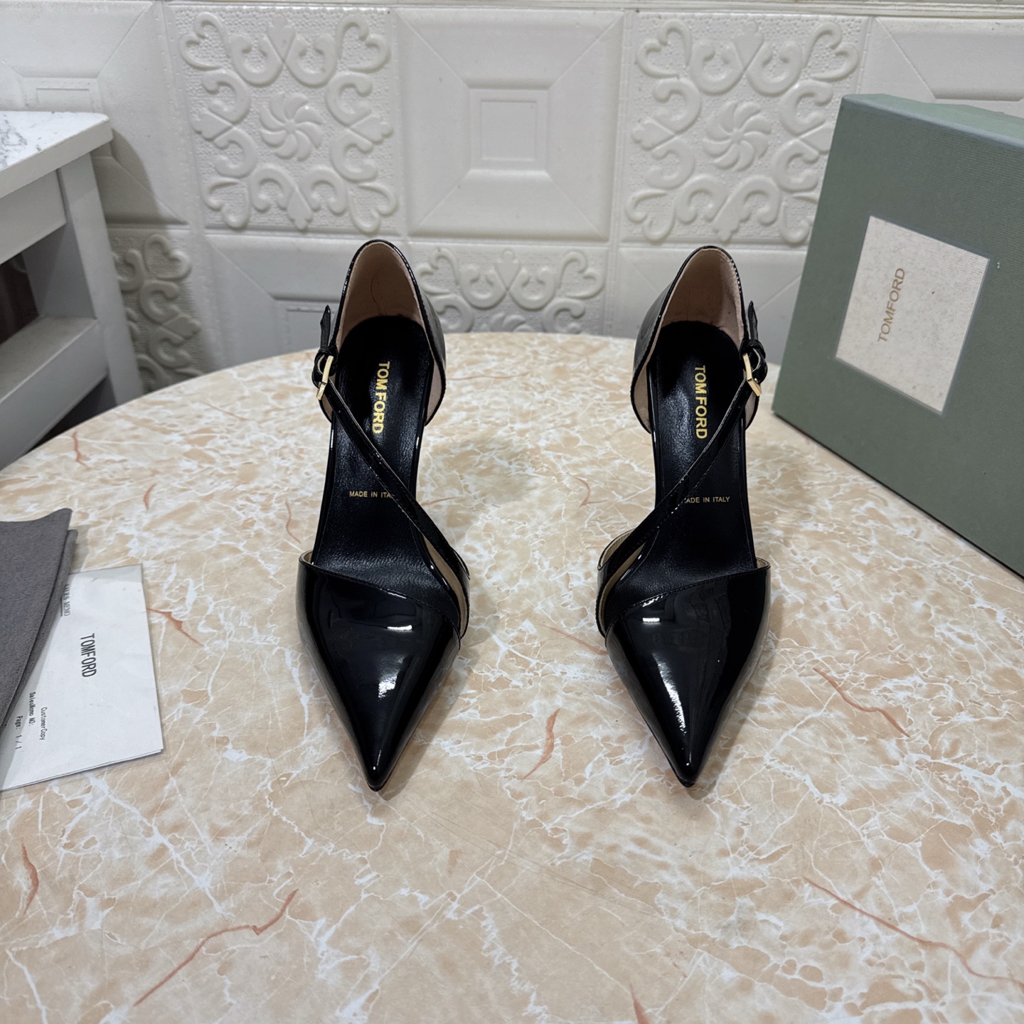 NO:747966,TOM FORD top version, high quality, 2026 new model, official website synchronization, 1:1 mold opening, high heels, upper: patent leather, padded sheepskin, heel height 10.5cm, sole AAA original genuine leather outsole SIZE34-43 (34 42 43 custom-made, non-refundable) P, high-heeled sandals, tom ford, sandals, high heels, sheepskin, Leather soles19860909TOM FORD顶级版本 高品质 2026新款 官网同步 1:1开模 高跟鞋 鞋面: 漆皮 垫脚羊皮 跟高10.5cm 鞋底AAA级原版真皮大底 SIZE34-43（34 42 43订做不退换） P,高跟鞋凉鞋,tom ford,sandals,high heels,sheepskin,Leather soles,Women's Shoes