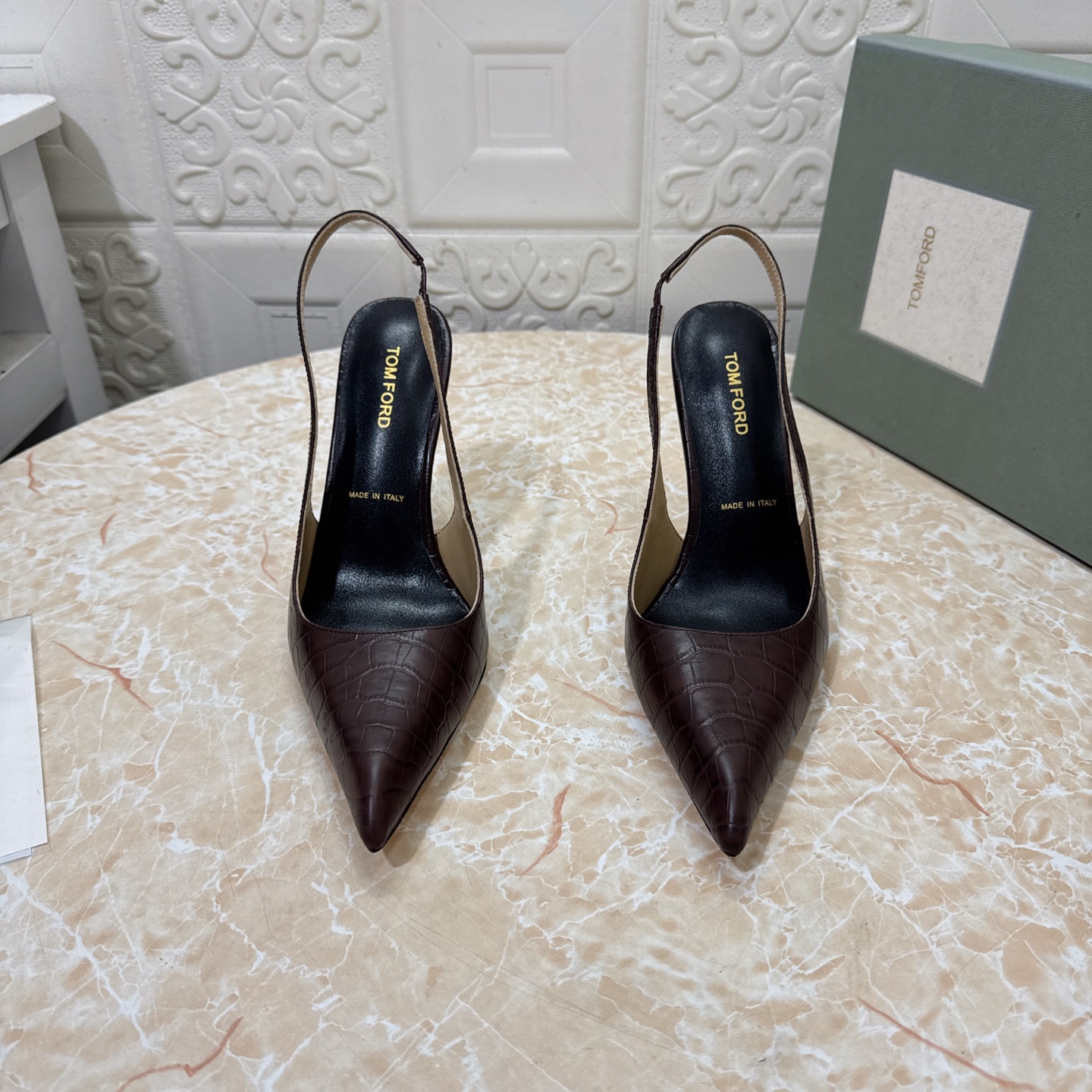 NO:747977,TOM FORD top version, high quality, 2026 new model, official website synchronization, 1:1 mold opening, high-heeled hollow shoes, upper: silk/stone pattern, padded sheepskin, heel height 10.5cm, sole AAA original genuine leather outsole SIZE34-43 (34 42 43 customized, non-returnable) P, high heels sandals, tom ford, sandals, high heels, sheepskin, real silk, Leather soles19860909TOM FORD顶级版本 高品质 2026新款 官网同步 1:1开模 高跟后空鞋 鞋面: 真丝/石头纹 垫脚羊皮 跟高10.5cm 鞋底AAA级原版真皮大底 SIZE34-43（34 42 43订做不退换） P,高跟鞋凉鞋,tom ford,sandals,high heels,sheepskin,real silk,Leather soles,Women's Shoes