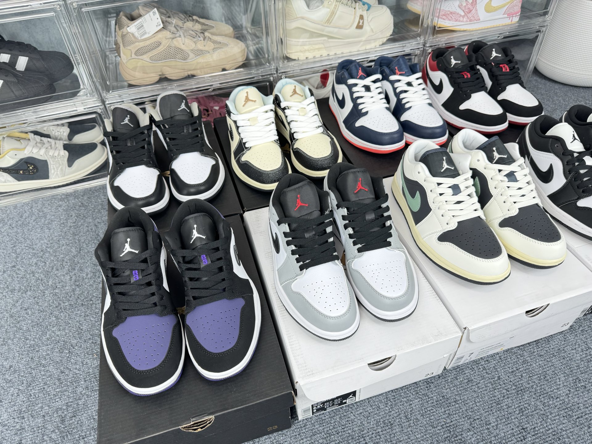 Air Jordan 1 Low: Premium Leather, Cushioned Comfort, Iconic Style 1 i1747506765501 8725 0 0
