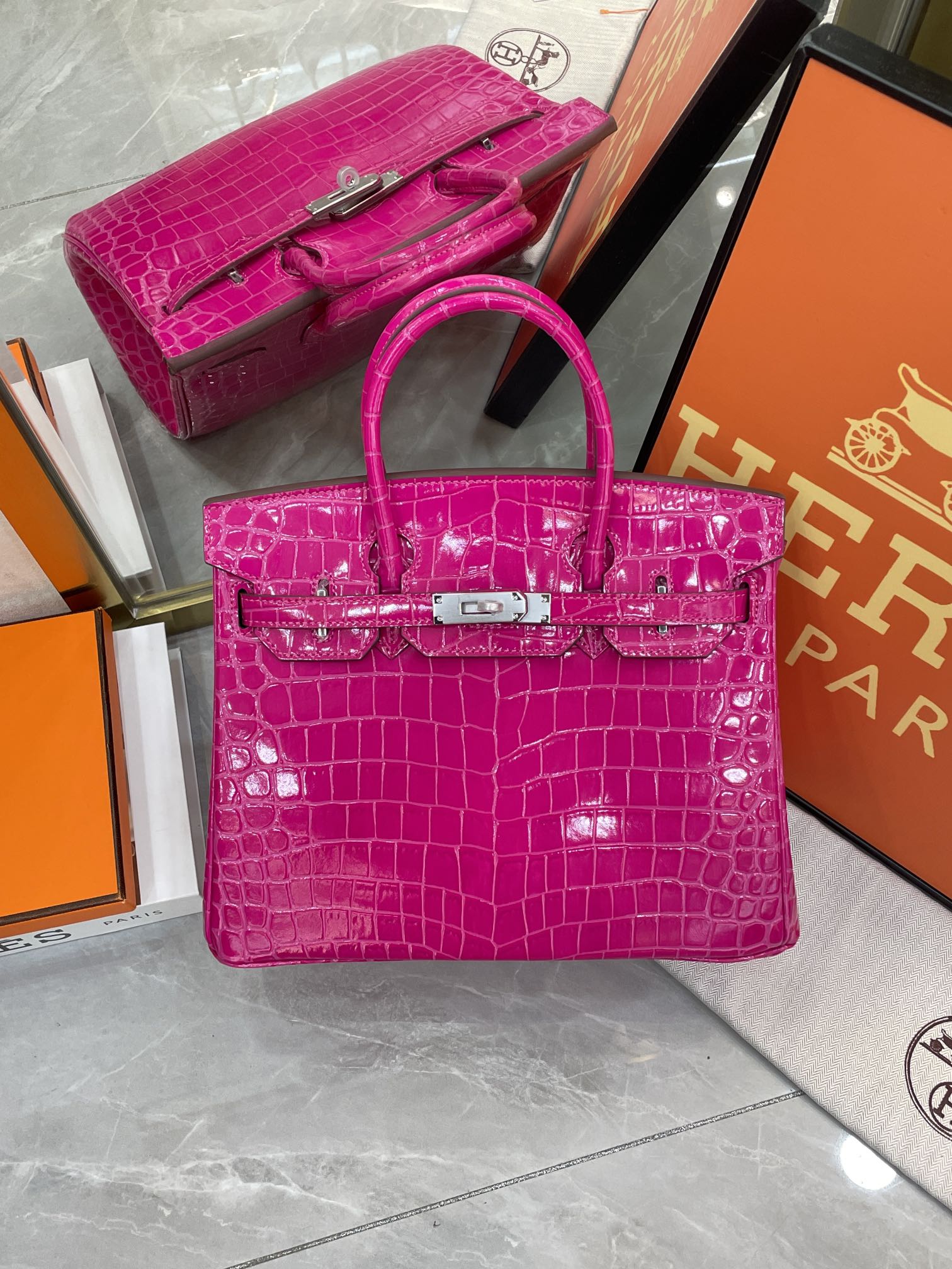 هيرميس Hermes Birkin AAAAA
 حقيبة حقيبة يد الأجهزة الفضية جلد البقر موضة