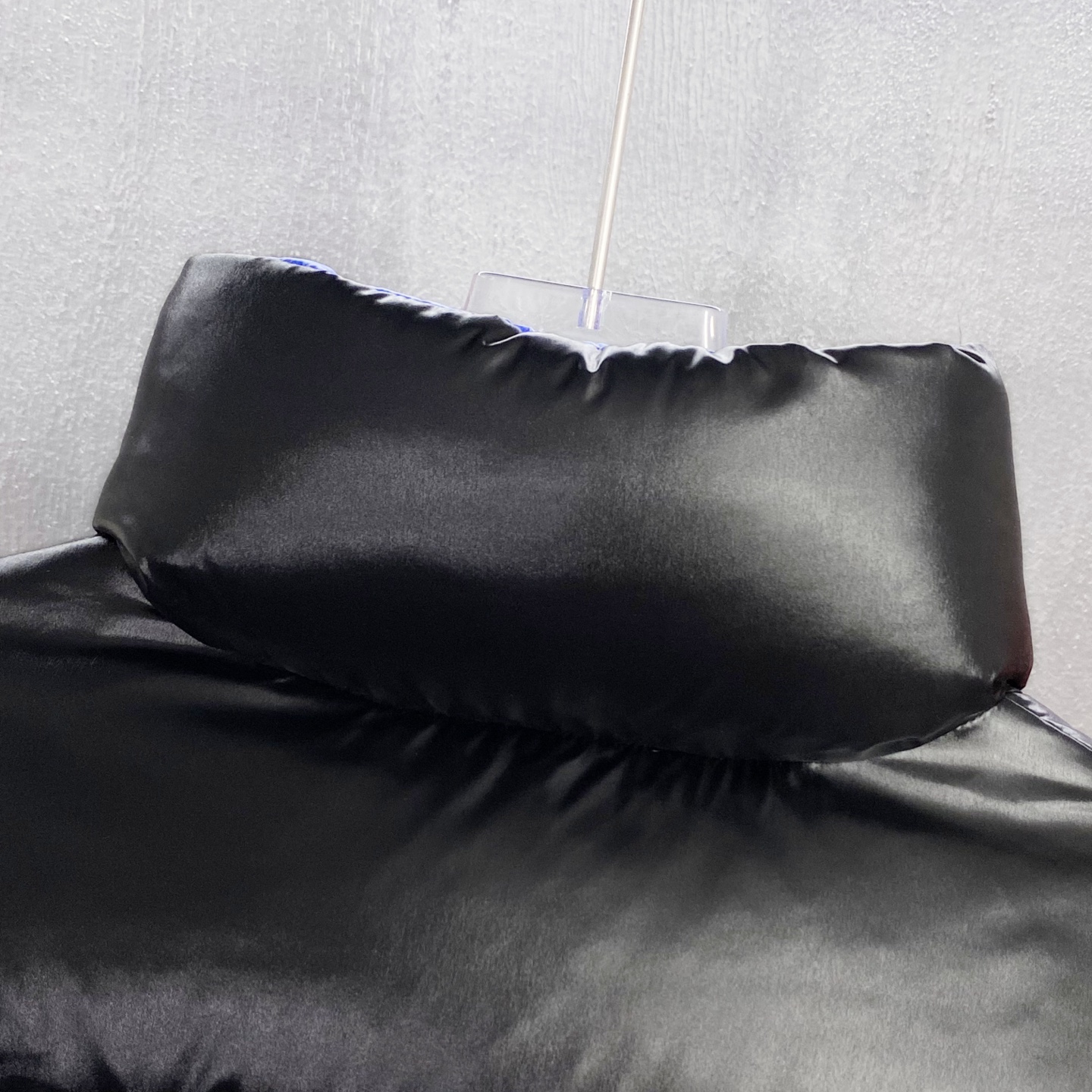 MON25FW秋冬款时尚哑光尼龙防水羽绒夹克，经典刺绣徽章高立领羽绒服外套！贸易公司重磅渠道稀出，可遇不