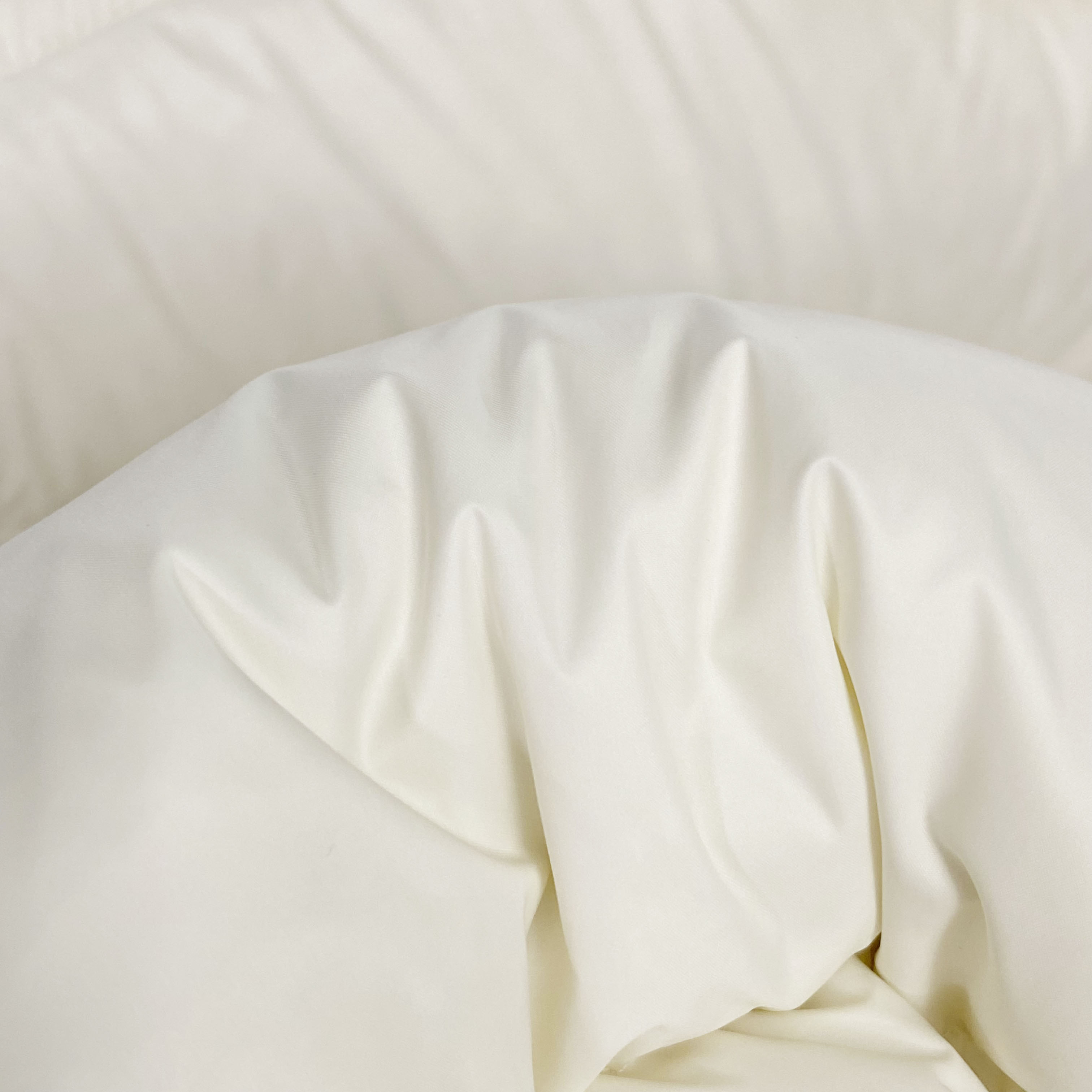 MON25FW秋冬新款轻薄尼龙立领羽绒马甲，男女同款经典毛毡徽章时尚保暖羽绒马甲外套！贸易公司渠道稀出，