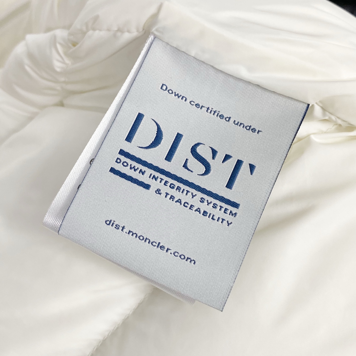 MON25FW秋冬新款轻薄尼龙立领羽绒马甲，男女同款经典毛毡徽章时尚保暖羽绒马甲外套！贸易公司渠道稀出，