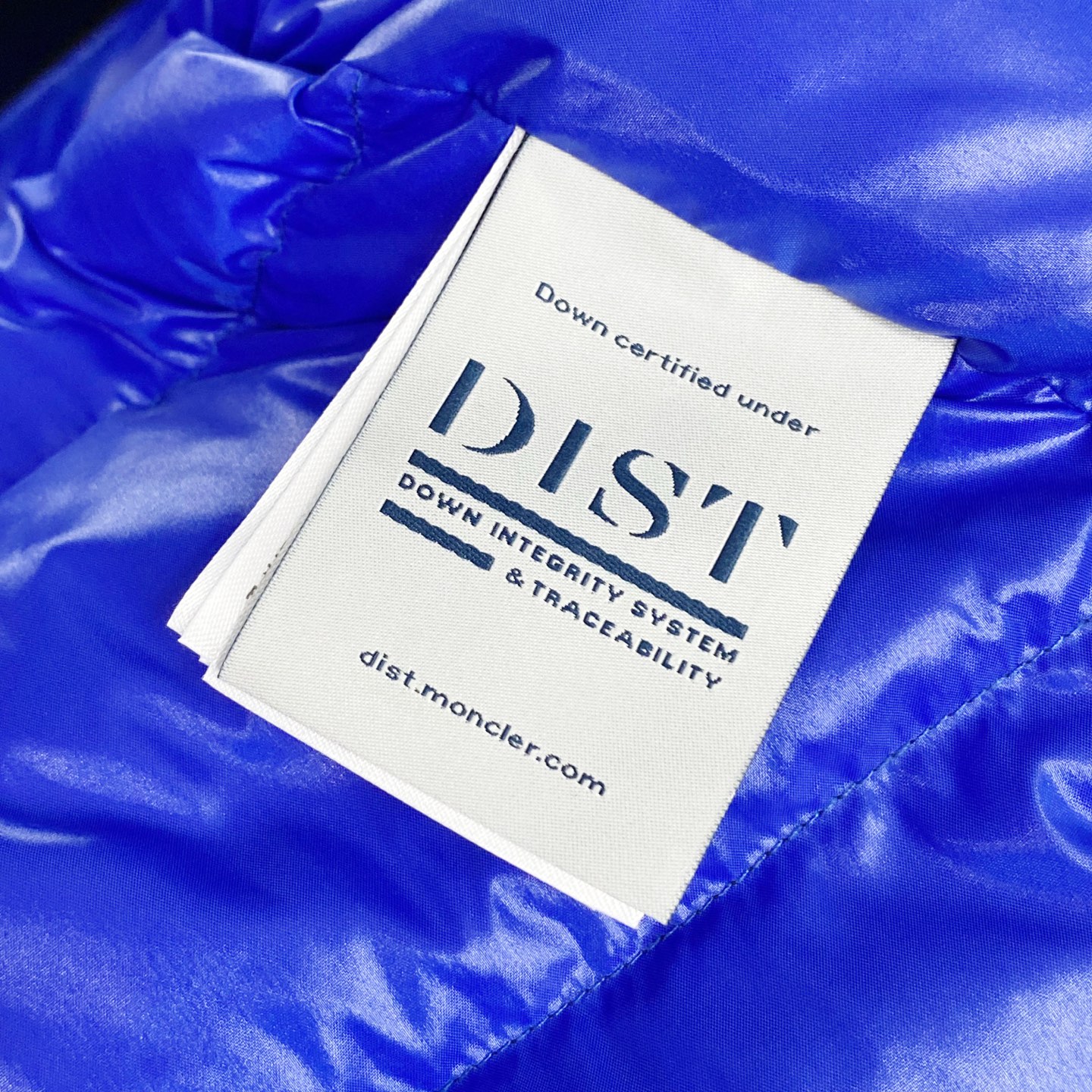 MOC25FW秋冬新款黑色漆面尼龙拉链羽绒马甲，毛毡刺绣徽章立领无袖羽绒服外套！贸易公司渠道稀出，同步官