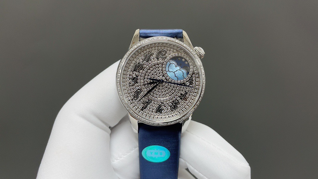 Luxurious United 4370 Watch Collection with Diamond Surface and Moonstone Crown