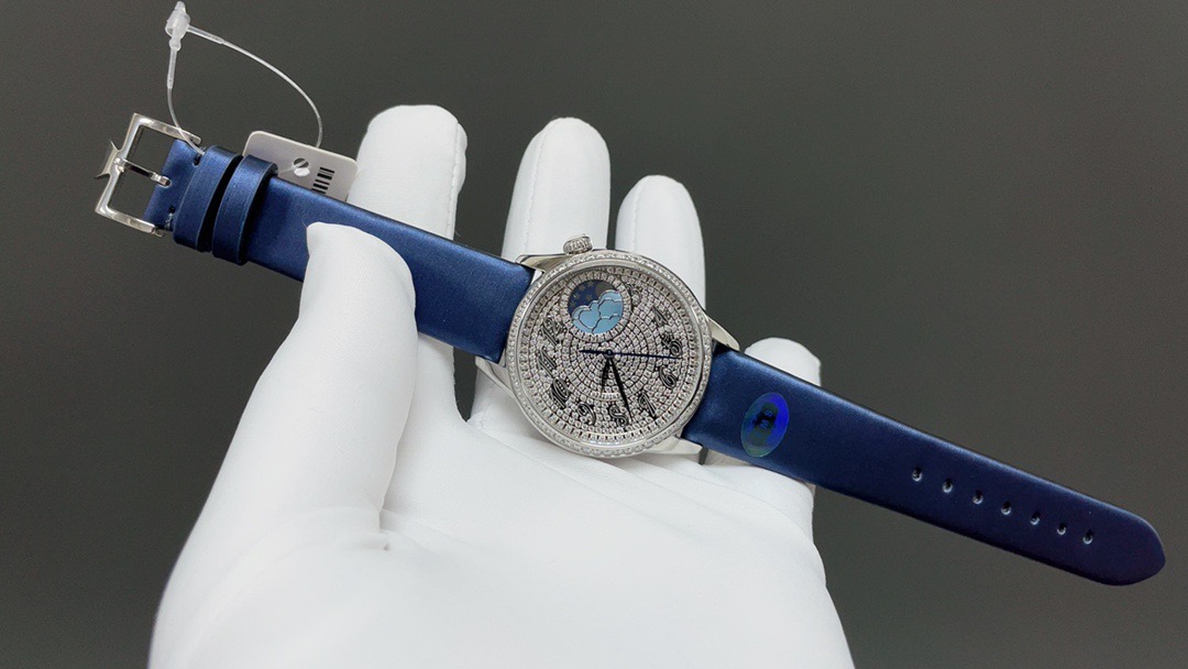 Luxurious United 4370 Watch Collection with Diamond Surface and Moonstone Crown - 图片 2