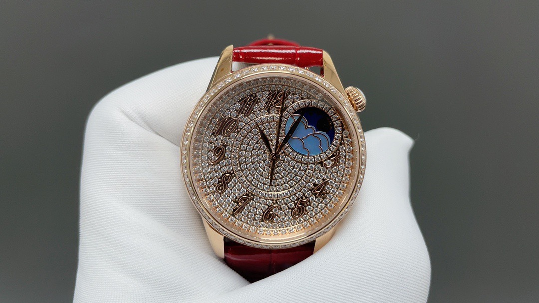 Luxurious United 4370 Watch: Elysian Series with Diamond Details and Moonstone Crown - 图片 3