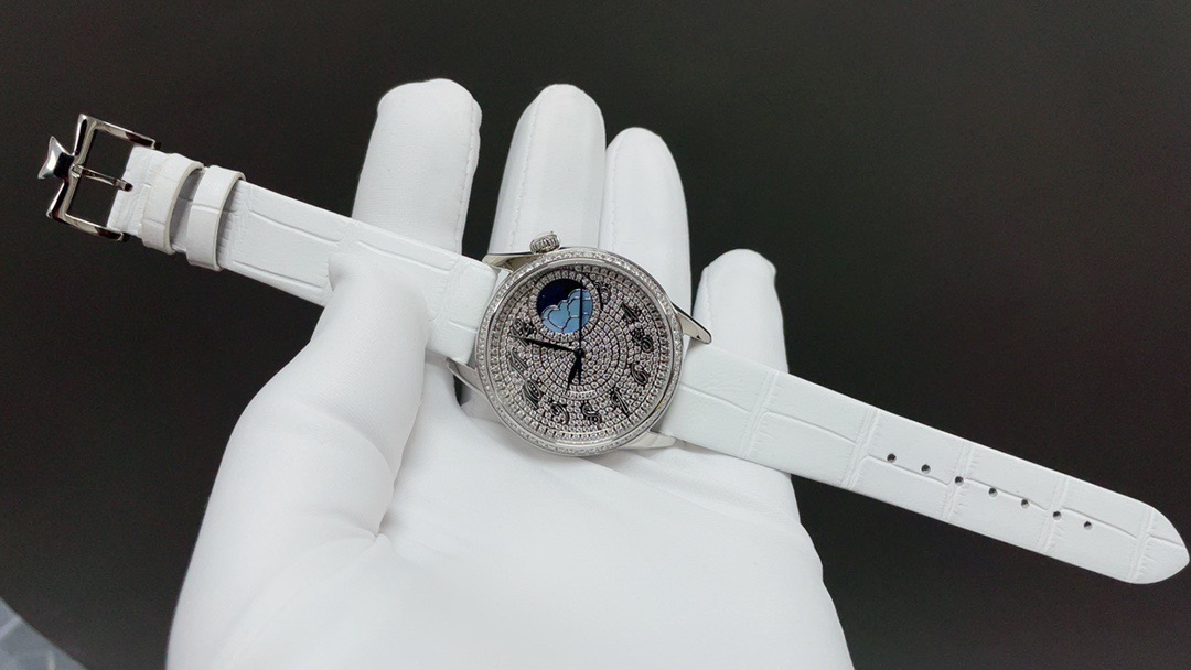 Luxurious United 4370 Watch Collection: Elegance, Diamonds, and Timeless Love - 图片 2