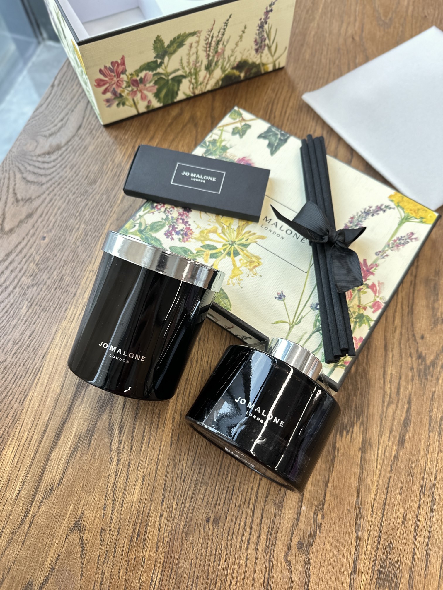 Chanel Maison Lifestyle Luxury Home Decor Blanket Tableware Bedding 6