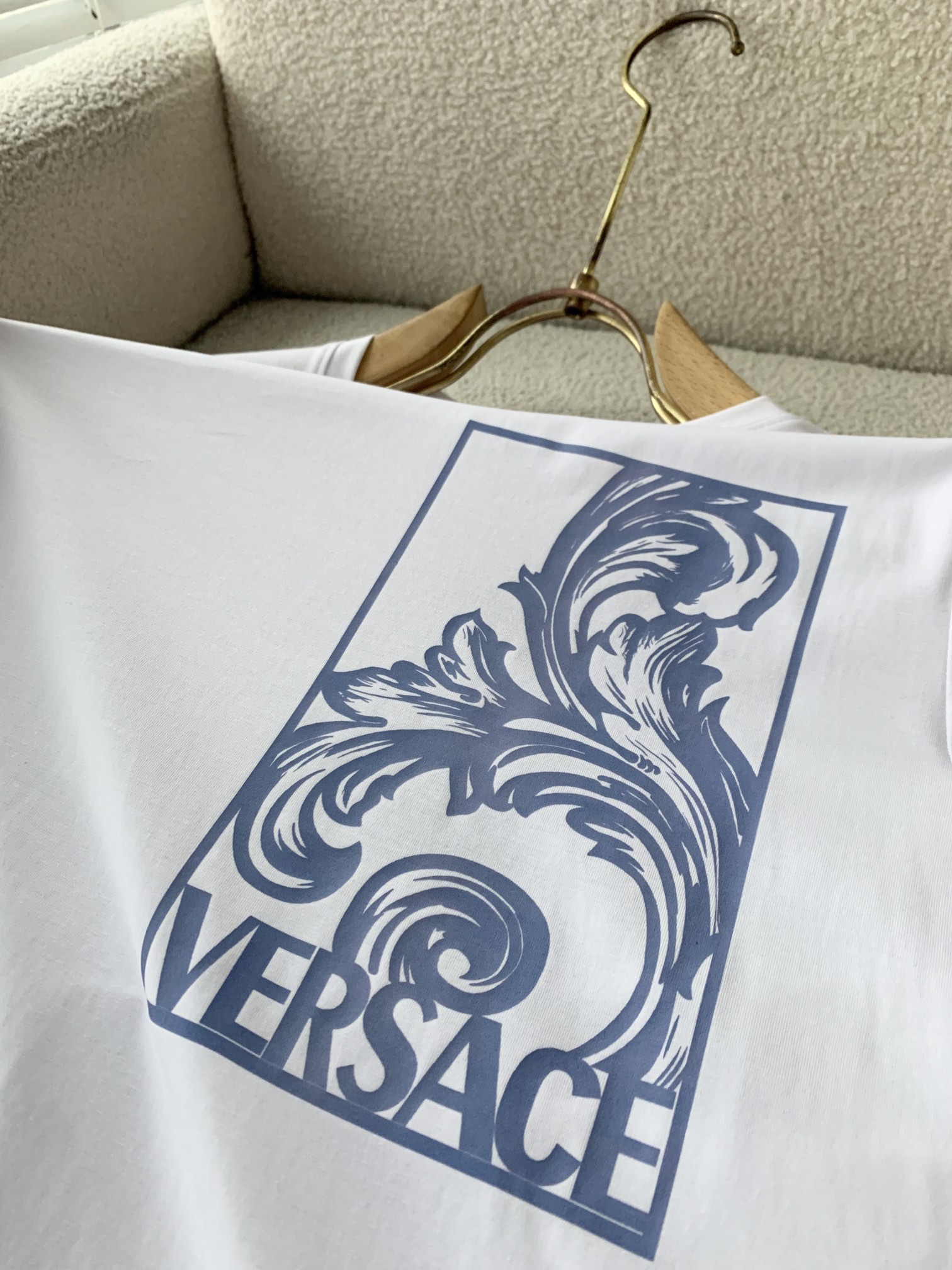 Versa*e范*哲2024春夏新款男女同款情侣印花短袖T恤潮流轻奢新品登场原单复刻产物高端品质市场最高