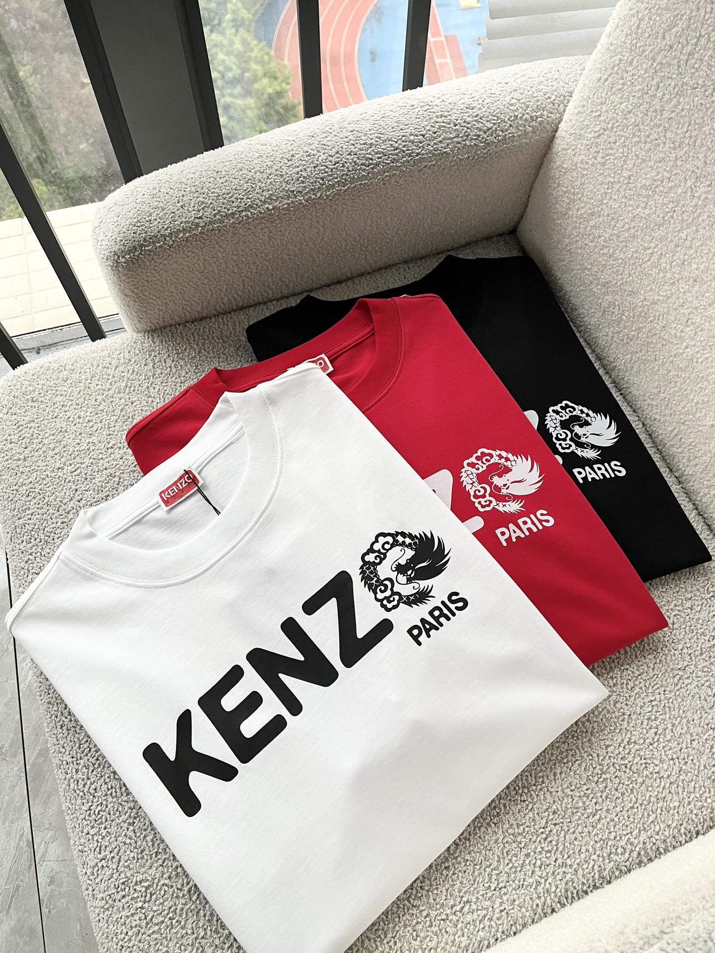 NO:135384,KENZ* Takata*3 has a new short-sleeved T-shirt for men and women in spring and summer. The new products that have been improved in inheriting classic works are more three-dimensional and have a printed design of letters on the chest!  Customized original pure cotton fabric. If you like it, hurry up and buy it!  First-in, first served!  Size S-3XL, T-shirt,tees,t-shirt,alexander wang19860909KENZ*高田*三2025春夏新品男女同款短袖T恤,传承经典著作改良后的新品更加的具有立体感官,胸前字母logo图案印花设计！定制原版纯棉面料.有喜欢赶紧入手吧！先入先得！尺码S-3XL,,T-shirt,tees，t-shirt,alexander wang,Men's clothing