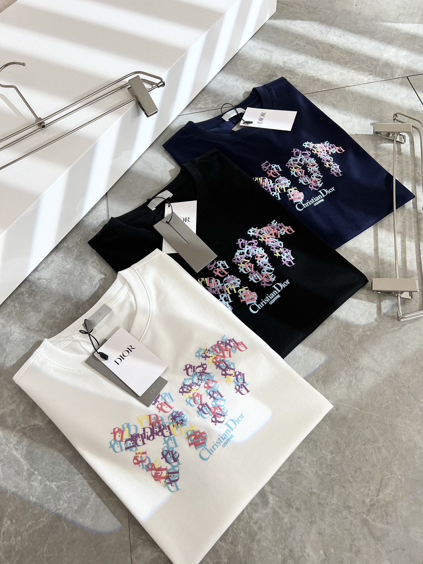 Dior Ropa Camiseta Impresión Universal para hombres y mujeres Algodón Colección primavera – verano Fashion Manga corta