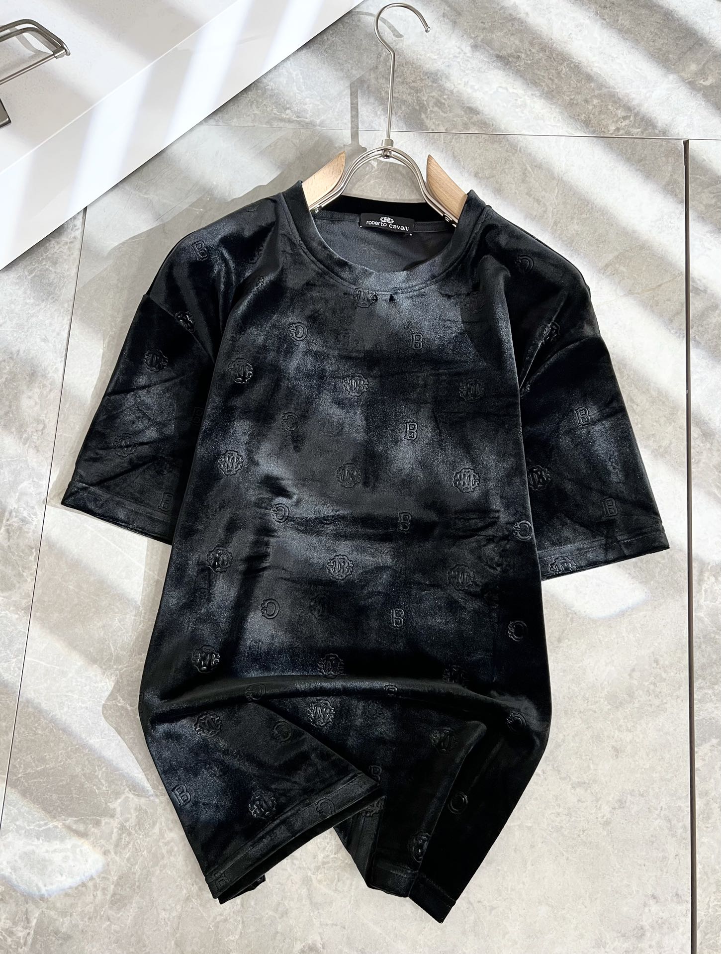 Roberto Cavalli Men's Embossed Logo Velvet T-Shirt - Autumn 2024 3 i1724361348 4251 1