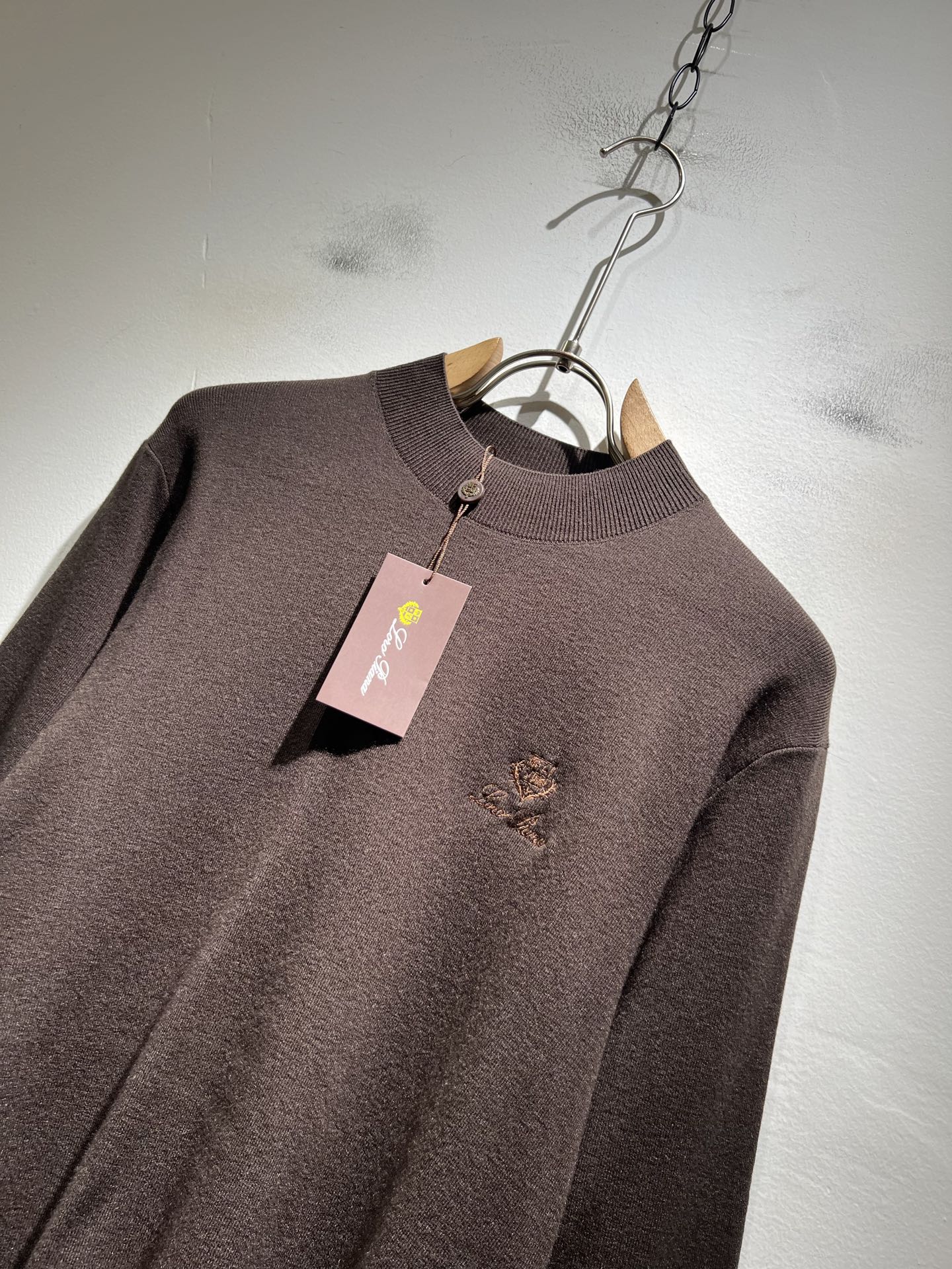 Loro Piana诺悠翩雅 2025秋冬男士最新的贸易订单针织羊毛衫，全品相！！上身舒适透气，不僵硬，