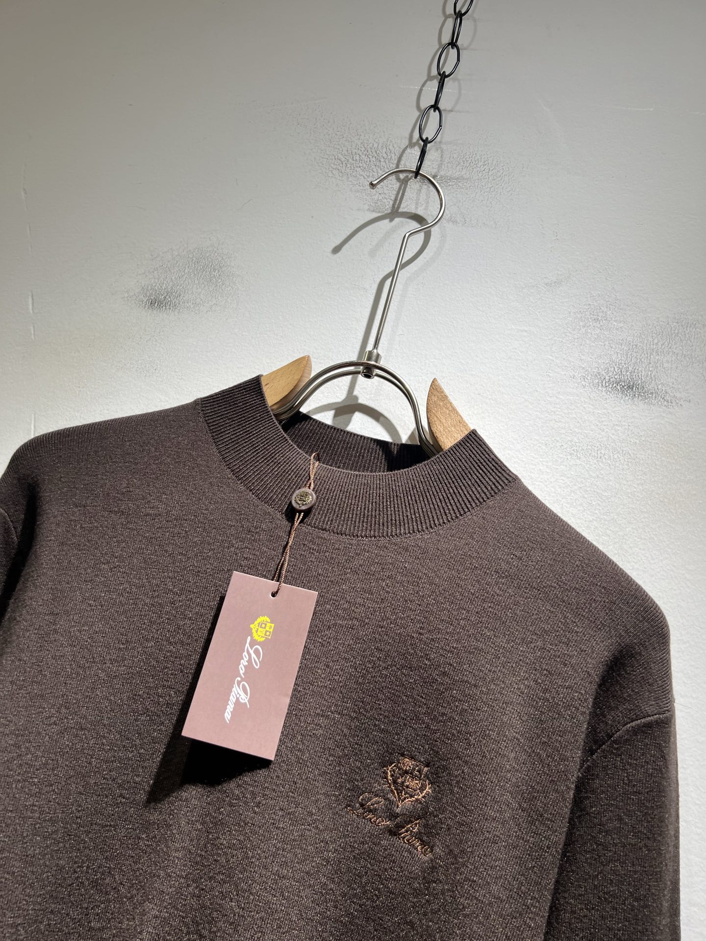 Loro Piana诺悠翩雅 2025秋冬男士最新的贸易订单针织羊毛衫，全品相！！上身舒适透气，不僵硬，