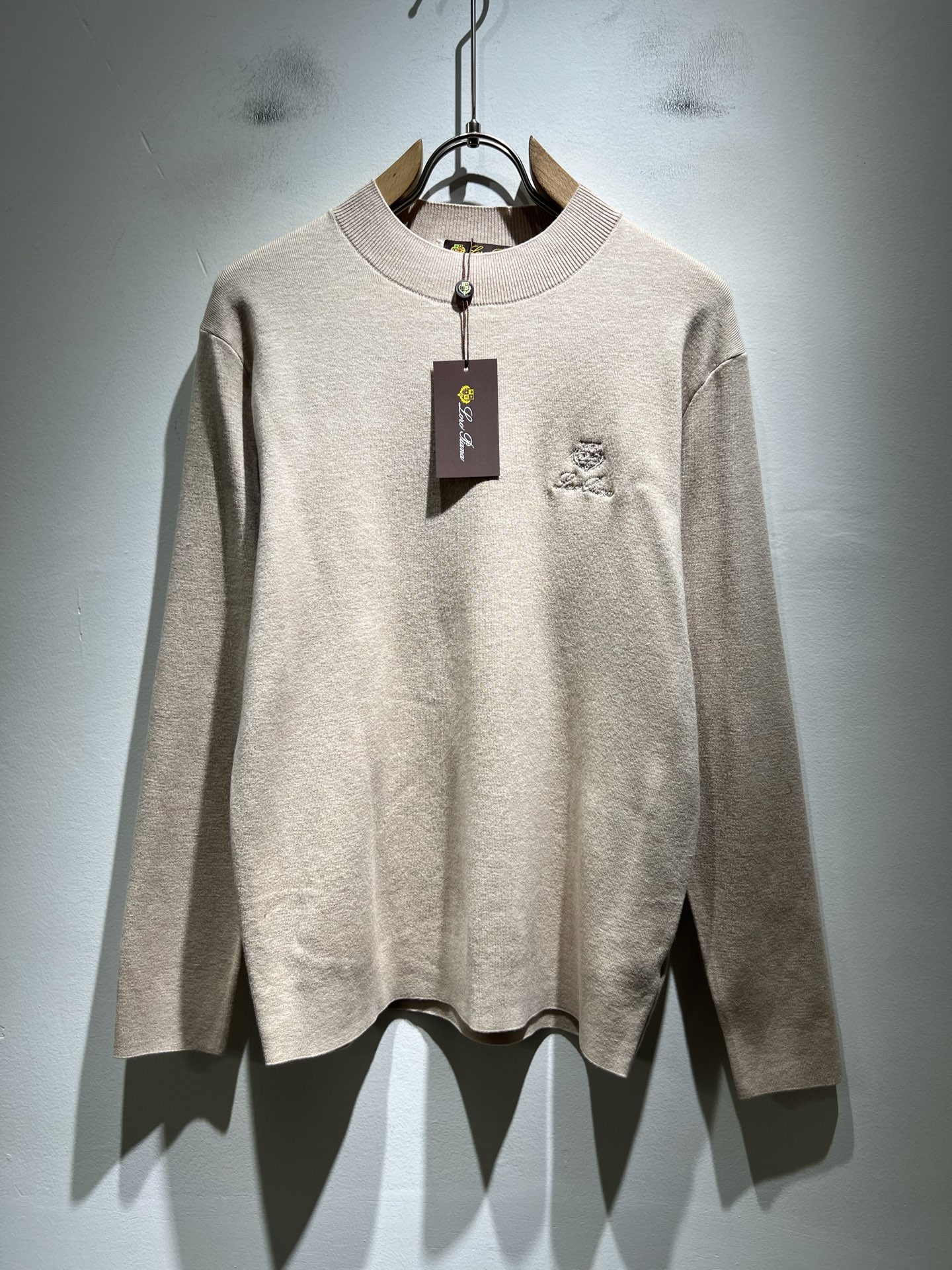 Loro Piana诺悠翩雅 2025秋冬男士最新的贸易订单针织羊毛衫，全品相！！上身舒适透气，不僵硬，