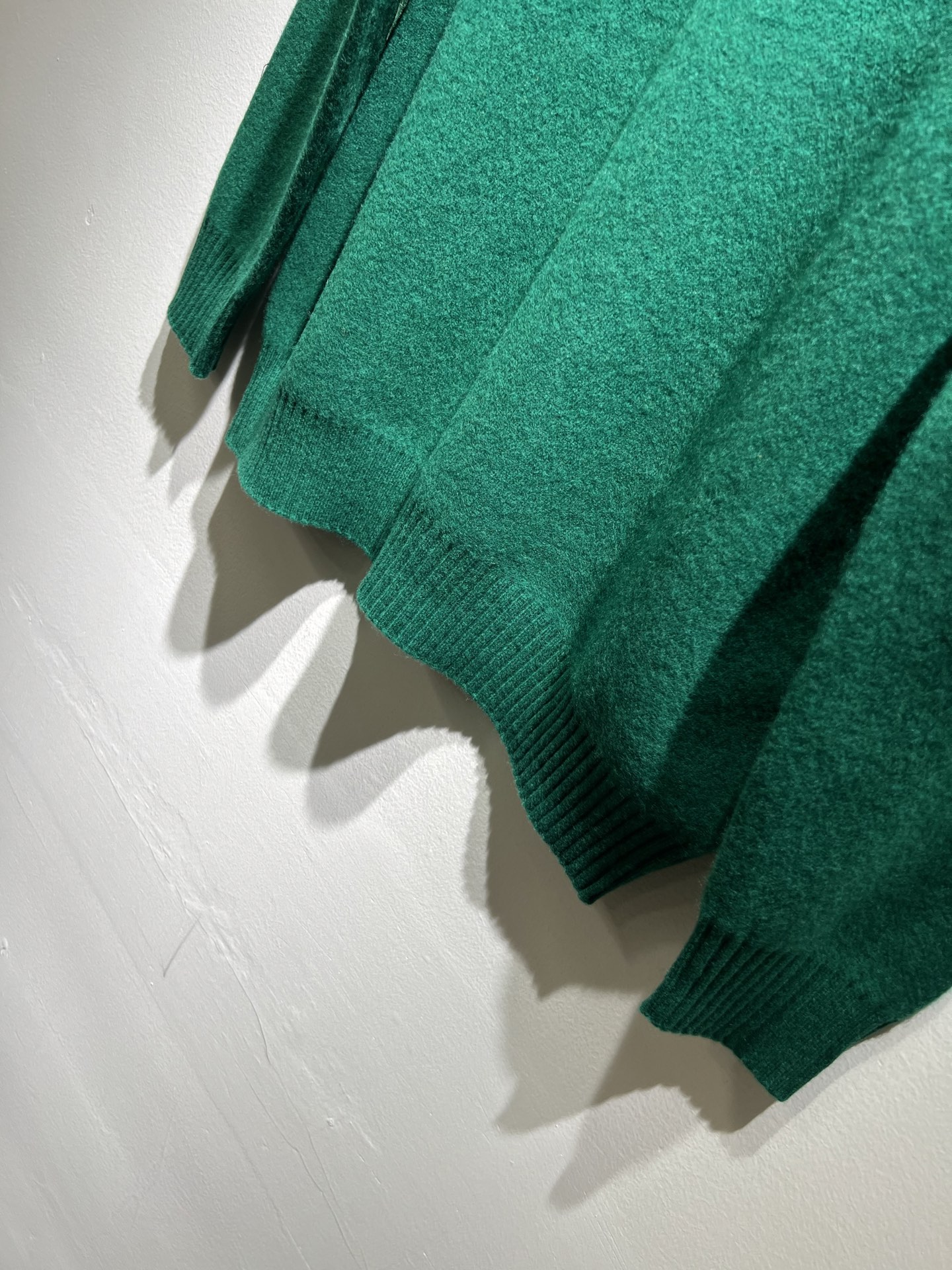 Her*mes爱*仕2025秋冬新款男士针织羊毛衫，全新升级百搭基础款，低调奢华，品格之选！甄选优质精选