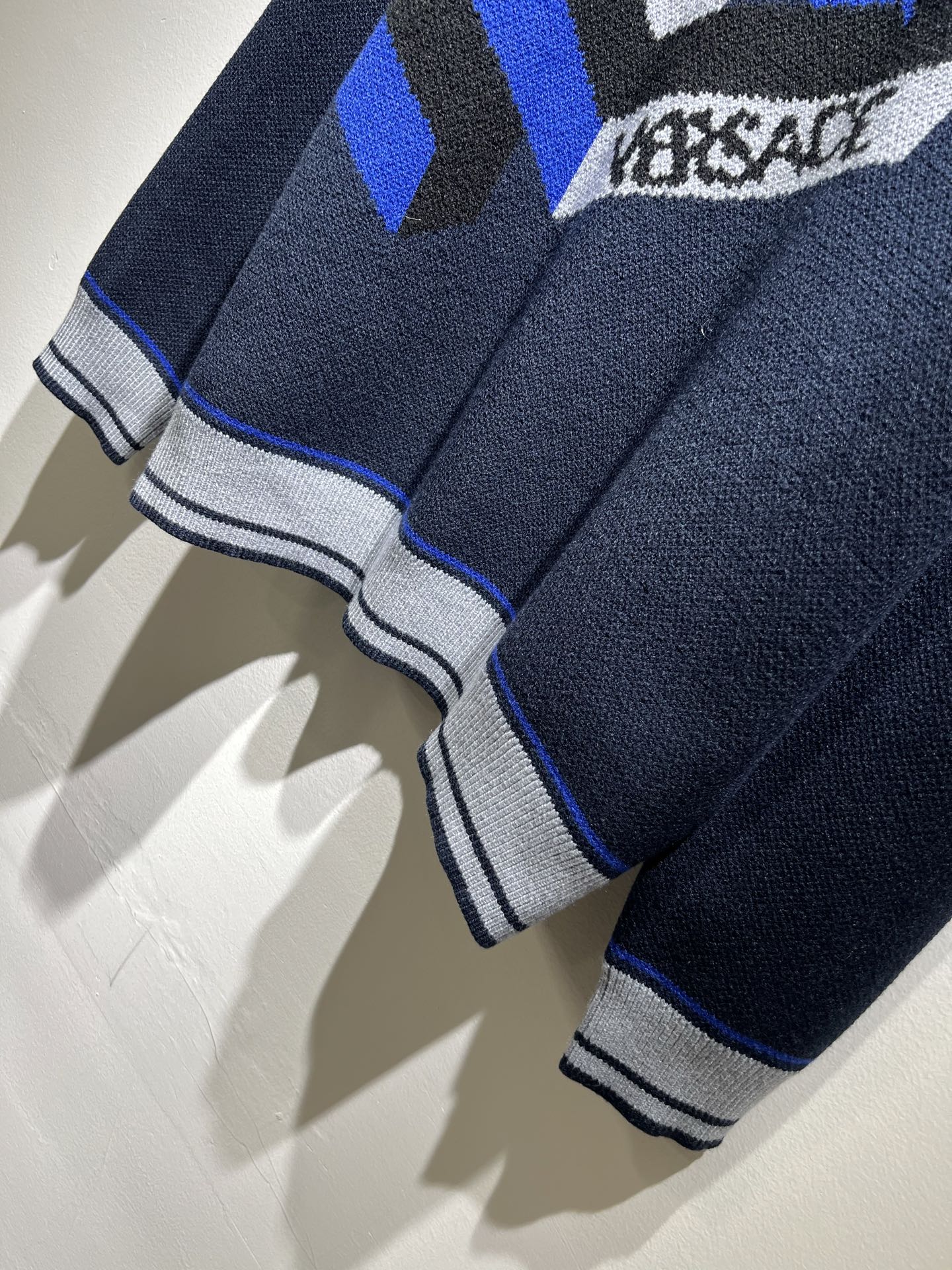 VERS*CE/范*哲 2025秋冬新品原单长袖羊毛衫，VERS*CE/范*哲 贸易公司渠道 产品 值的