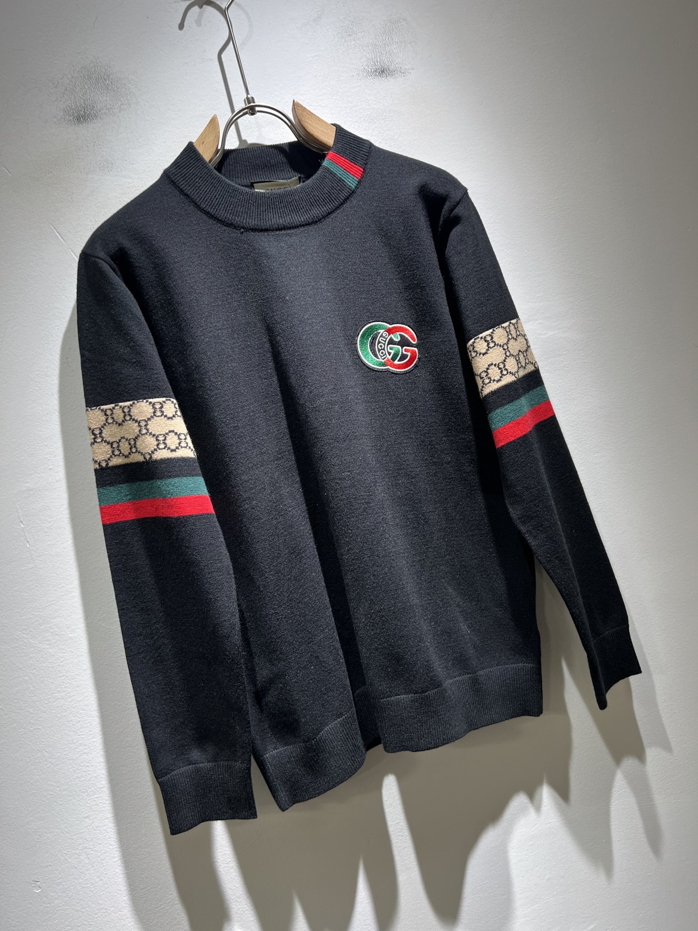 GUC*I 古家 2025秋冬新款男女同款👫 高克重针织羊毛衫，全景钩织GG标识logo图案设计！贸易公