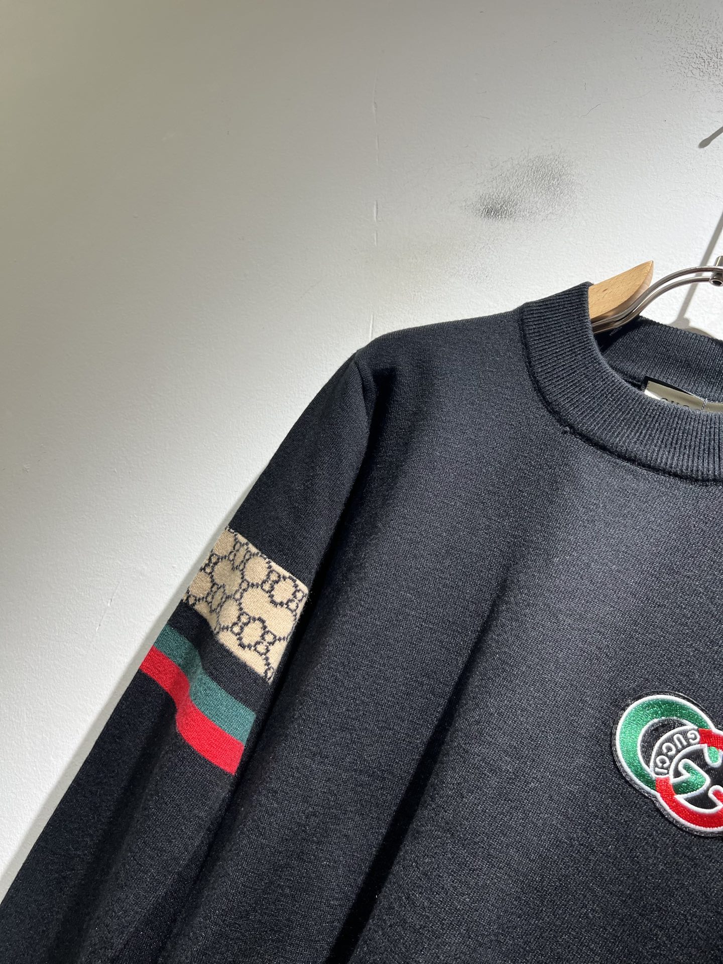 GUC*I 古家 2025秋冬新款男女同款👫 高克重针织羊毛衫，全景钩织GG标识logo图案设计！贸易公