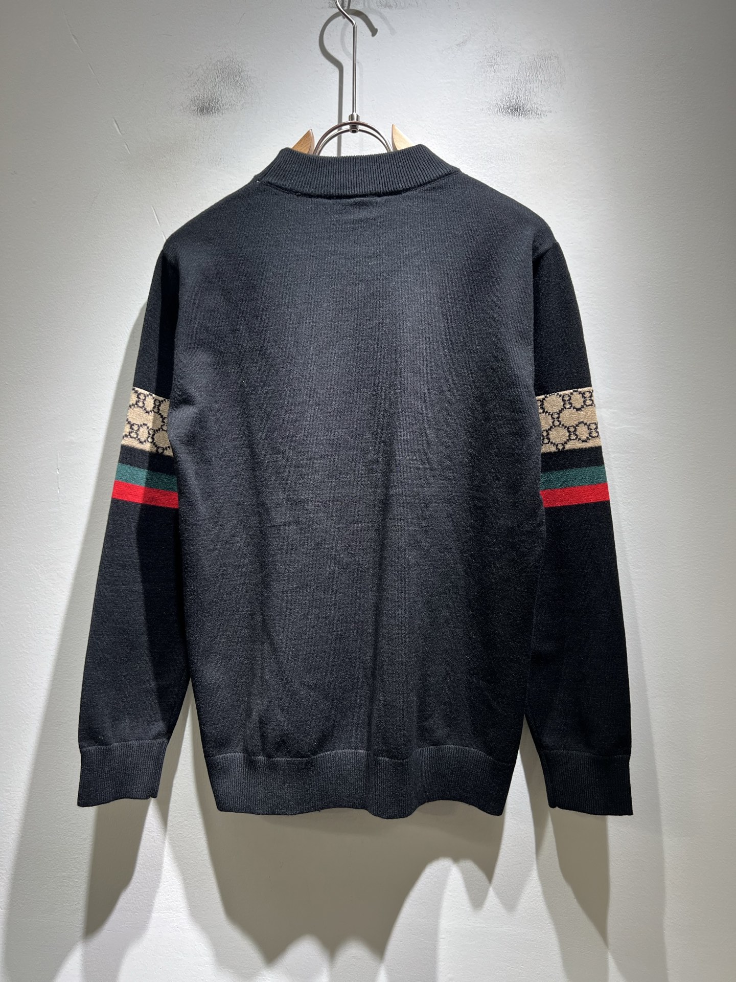 GUC*I 古家 2025秋冬新款男女同款👫 高克重针织羊毛衫，全景钩织GG标识logo图案设计！贸易公