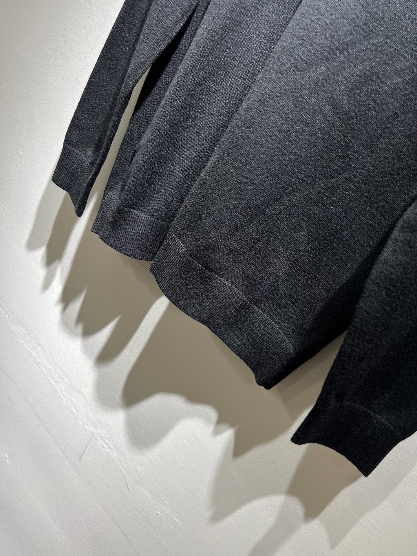 GUC*I 古家 2025秋冬新款男女同款👫 高克重针织羊毛衫，全景钩织GG标识logo图案设计！贸易公