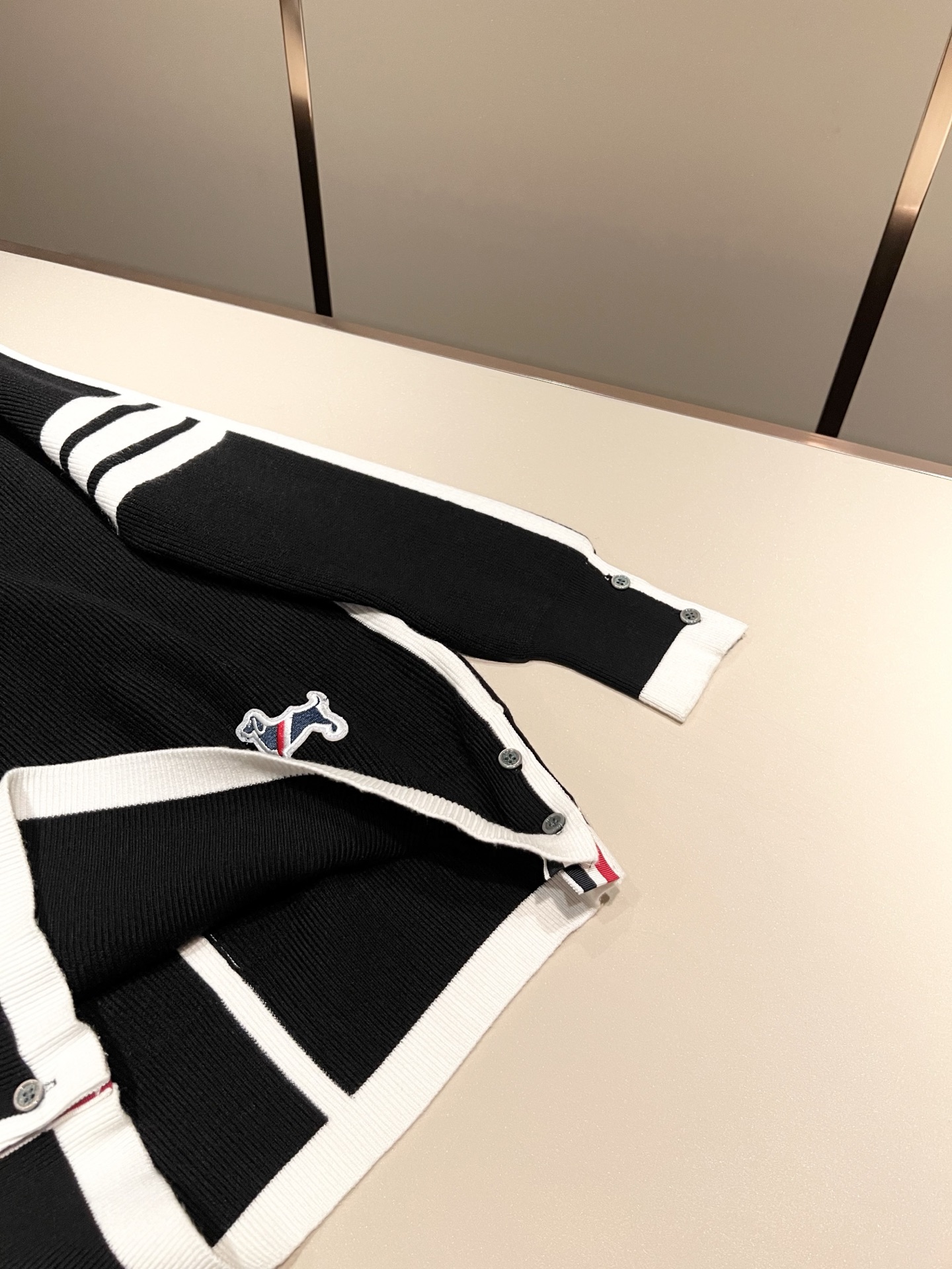 ThomBrow*e汤姆*朗2025秋冬新款男女同款👫针织羊毛衫，今年的专柜新品，男女同款👫超软羊毛面料