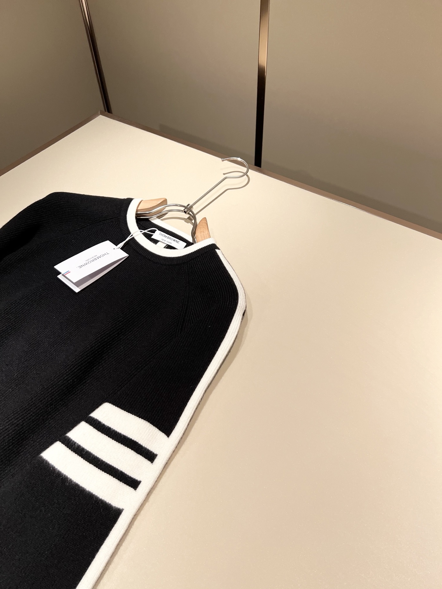 ThomBrow*e汤姆*朗2025秋冬新款男女同款👫针织羊毛衫，今年的专柜新品，男女同款👫超软羊毛面料