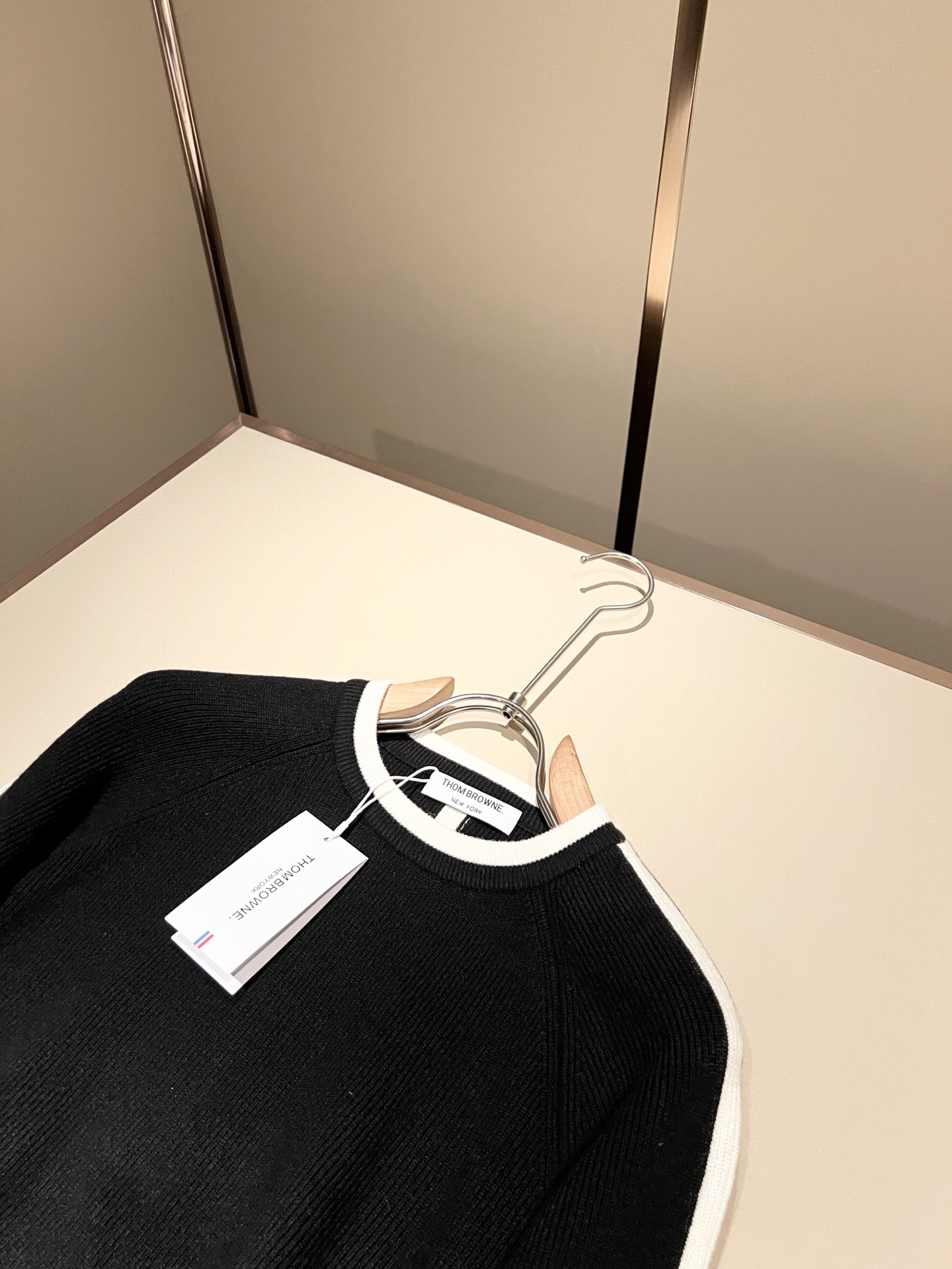 ThomBrow*e汤姆*朗2025秋冬新款男女同款👫针织羊毛衫，今年的专柜新品，男女同款👫超软羊毛面料