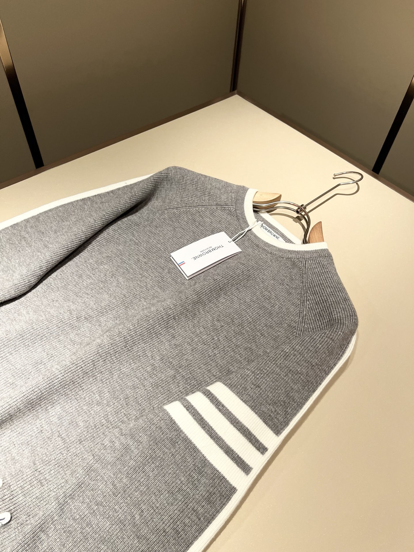 ThomBrow*e汤姆*朗2025秋冬新款男女同款👫针织羊毛衫，今年的专柜新品，男女同款👫超软羊毛面料