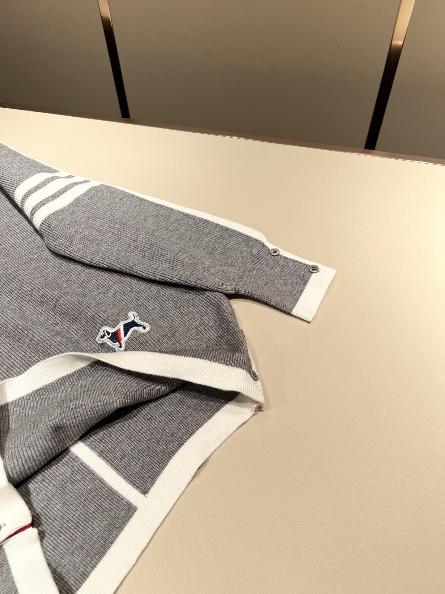 ThomBrow*e汤姆*朗2025秋冬新款男女同款👫针织羊毛衫，今年的专柜新品，男女同款👫超软羊毛面料