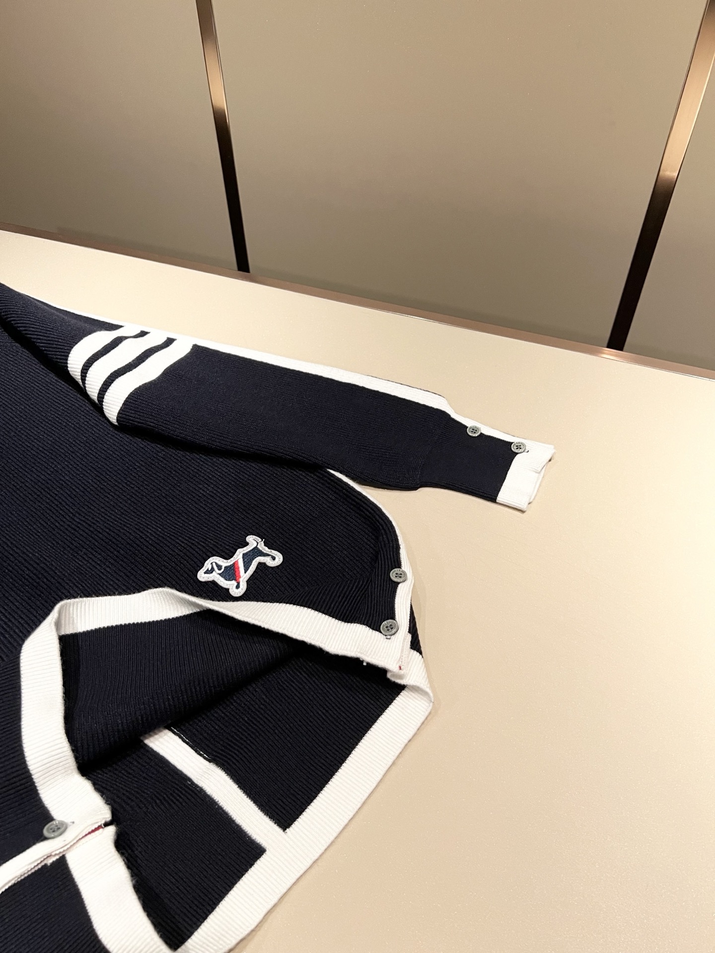 ThomBrow*e汤姆*朗2025秋冬新款男女同款👫针织羊毛衫，今年的专柜新品，男女同款👫超软羊毛面料