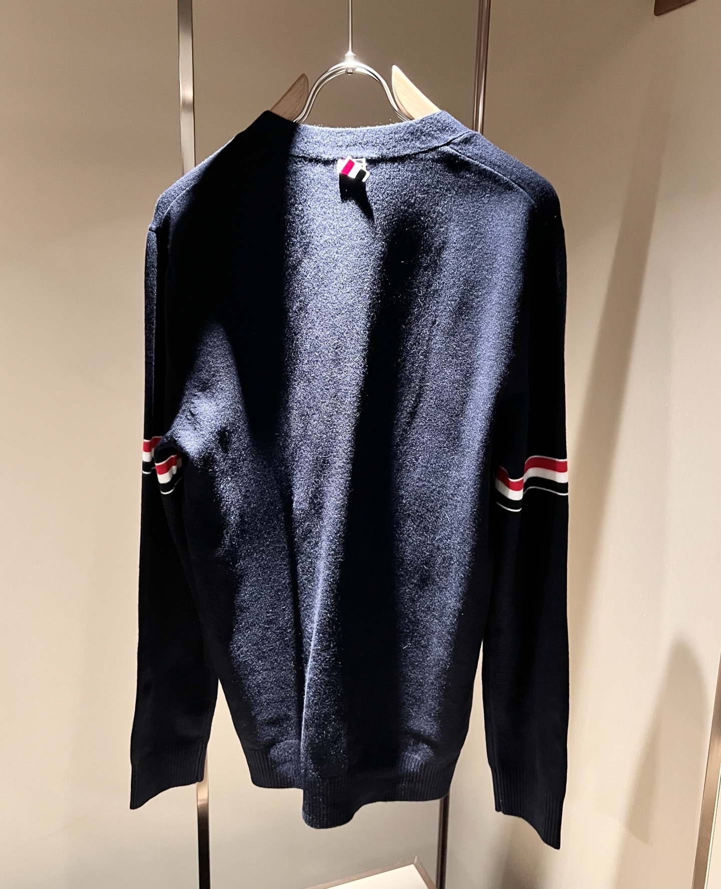 ThomBrow*e汤姆*朗2025秋冬新款男女同款👫针织羊毛开衫，今年的专柜新品，男女同款👫超软羊毛面