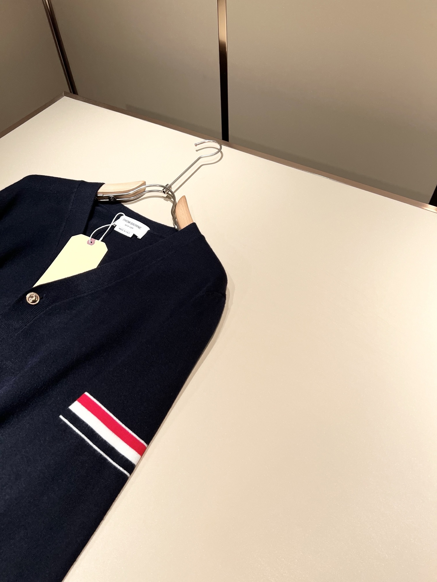 ThomBrow*e汤姆*朗2025秋冬新款男女同款👫针织羊毛开衫，今年的专柜新品，男女同款👫超软羊毛面