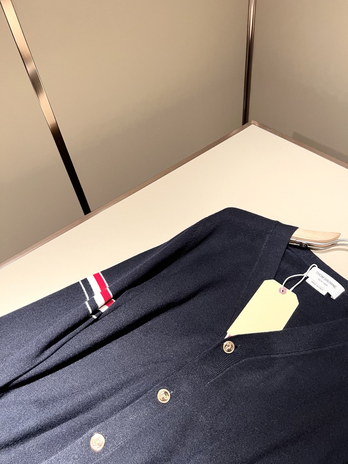 ThomBrow*e汤姆*朗2025秋冬新款男女同款👫针织羊毛开衫，今年的专柜新品，男女同款👫超软羊毛面