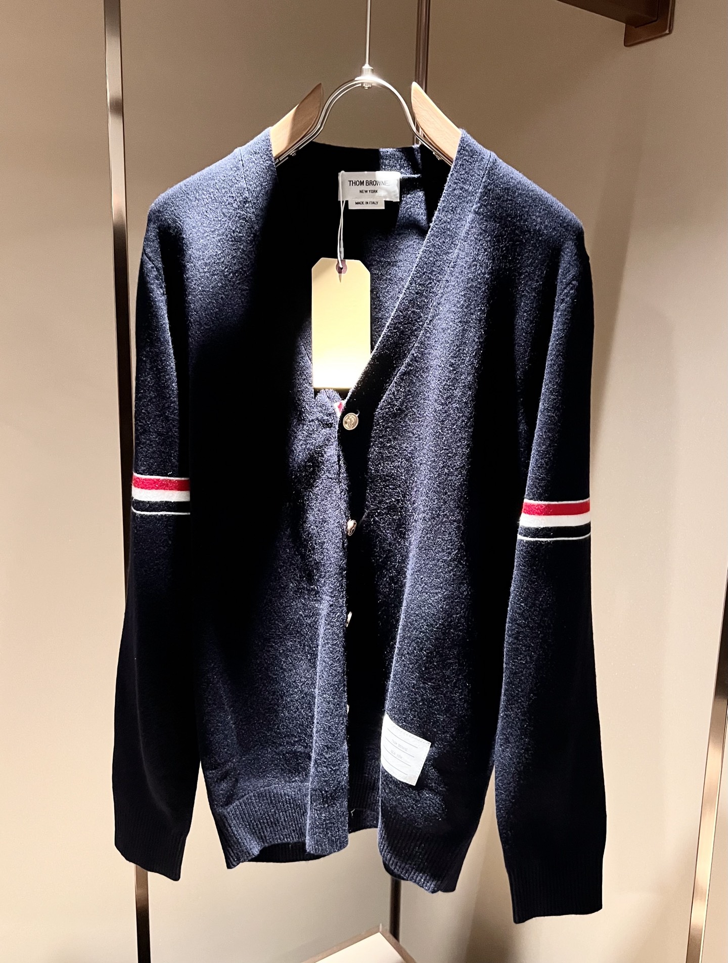 ThomBrow*e汤姆*朗2025秋冬新款男女同款👫针织羊毛开衫，今年的专柜新品，男女同款👫超软羊毛面