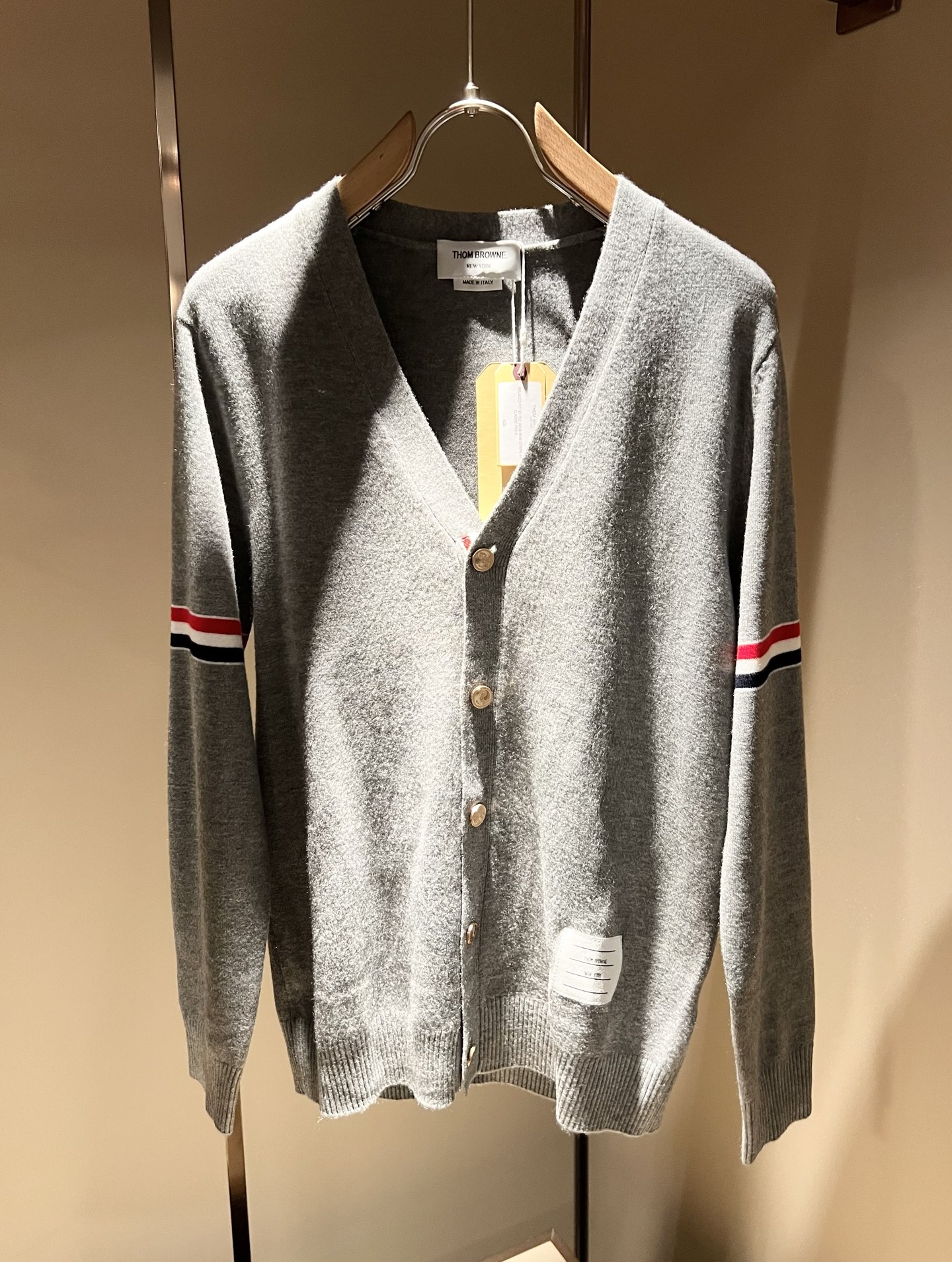 ThomBrow*e汤姆*朗2025秋冬新款男女同款👫针织羊毛开衫，今年的专柜新品，男女同款👫超软羊毛面