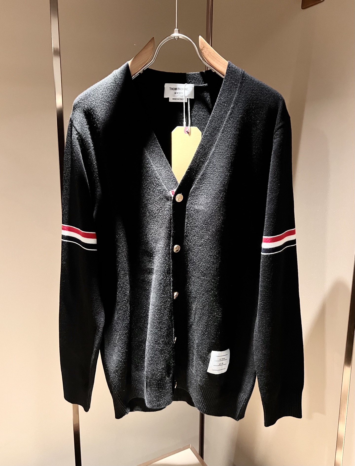 ThomBrow*e汤姆*朗2025秋冬新款男女同款👫针织羊毛开衫，今年的专柜新品，男女同款👫超软羊毛面