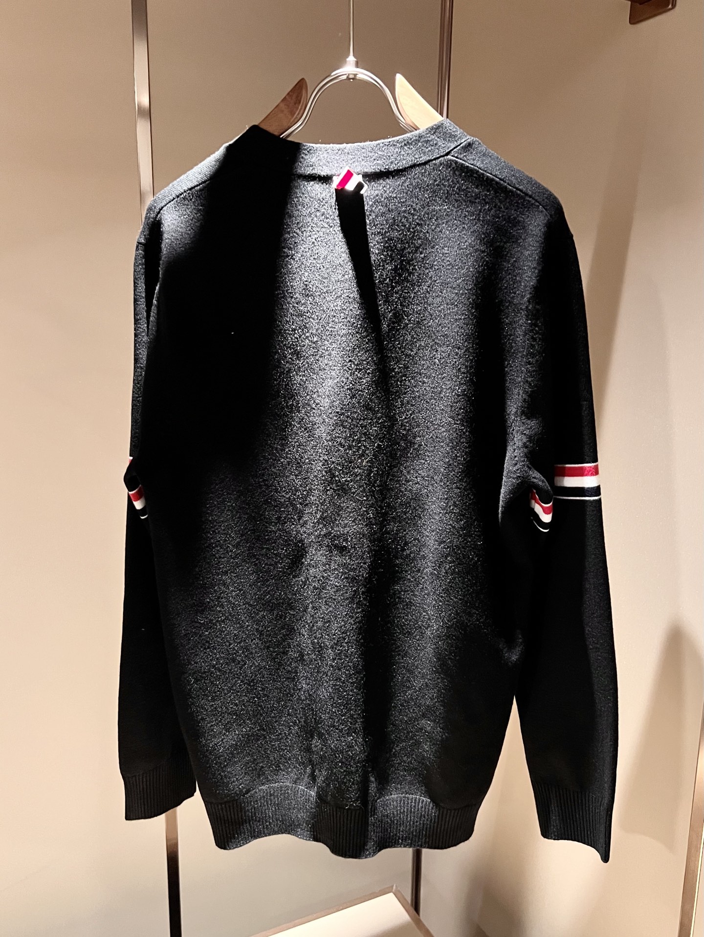 ThomBrow*e汤姆*朗2025秋冬新款男女同款👫针织羊毛开衫，今年的专柜新品，男女同款👫超软羊毛面