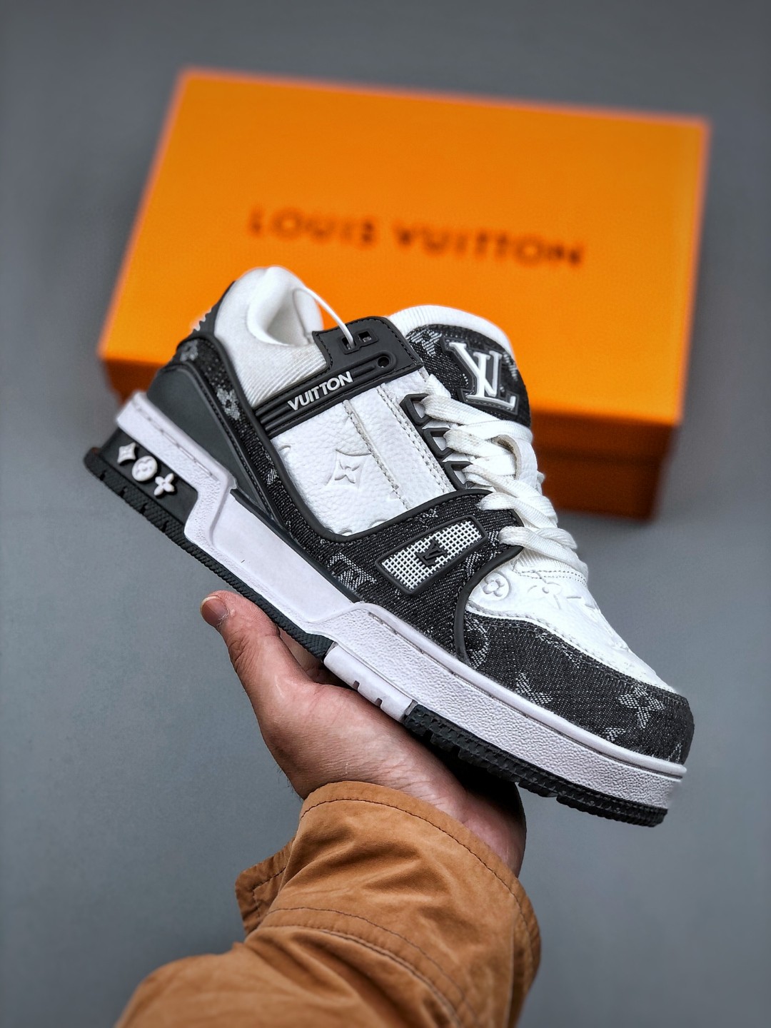 特价💰240巴黎世家LV古驰脏脏鞋耐克空军一号aj1阿迪达斯三叶草贝壳头椰子350dunk麦昆aj312匡威1970万斯vans新百伦彪马aj4斐乐亚瑟士鬼冢虎MLB巴黎世家爱步萨洛蒙德训始祖鸟gt cut华夫詹姆斯凯奇华夫莆田尺码：39-45nike耐克 空军一号 阿迪达斯adidas 三叶草 椰子350 v2 sb dunk 古驰脏脏鞋 麦昆 匡威1970s 万斯 vans 范斯运动鞋板鞋跑步鞋跑鞋篮球鞋 添柏岚prada普拉达爱马仕香奈儿新百伦 巴黎世家迪奥dior爱步乔丹 air jordan 亚瑟士asics 斯凯奇 斐乐 彪马 锐步 mlb fila 鬼冢虎 lv路易威登 ny 北面 大鹅ugg 莆田鞋 板鞋 樱花粉 af1 高帮 纯白 复古 满天星 解构 鬼冢虎鞋盾 samba小麦色 蓝粉 马卡龙 低帮 独角兽 鬼冢虎鸳鸯 联名 童鞋 冰淇淋 骨白冰蓝 白蓝 黑色 小白鞋 电玩像素 黑白 涂鸦 镭射 雾霾 白色 diy 1970s 夜光 大童 泼墨 中帮 黑武士 洛克公园 魔术贴 情侣 经典 四钩 奶咖色 刮刮乐 白丝绸 白银 3m 反光 白绿夜光 白橙双钩 小雏菊 权志龙 白绿橙 off white 飞线 金钩 冰块 小银钩 笑脸 缝线 剪纸 纯黑 蓝丝绸 情人节限定 白金 蓝白 354 黑曜石 熊猫 像素 冰蓝 四小勾 水晶底 寿桃 洞洞鞋 彩虹像素 灰色 air force 1 黑色 拖鞋 aj4 aj35 aj11 篮球鞋 莆田 aj3 aj6 aj13 aj7 童鞋 儿童鞋 aj312 aj36 黑白奥利奥 传奇蓝 aj32 限量版 飞人拖鞋 康扣 熊猫 北卡蓝 low 白水泥 藤原浩 aj34郭艾伦 影子灰 蒂芙尼绿 aj10 倒钩 aj9 冰雪奇缘 黑曜石 aj31 aj270 球鞋 大魔王 冰激凌 樱木花道 热熔岩 迪奥联名 胭脂红 凉鞋 aj15 满天星 水泥灰 芝加哥 鸳鸯 aj28 情侣 aj28 樱花粉 电玩像素 北卡蓝 小迪奥 粉色 樱花粉 电玩像素 烟灰 变色龙 兵马俑 大巴黎 aj16 兔八哥 马卡龙 大学蓝 aj30 黑水泥 白蛇 叶绿素 火影 白水泥 情人节限定 粉蛇 黑红 球鞋gtcut kobe球鞋 zoom kobe 500黑武士 2022r nike星空 gt球鞋 zoom跑鞋 纽巴伦990 nikecourt女鞋 zoom aj1 nb827 斐乐hike nike青花瓷 aj镭射 科6 next跑鞋 宇航员2.0 小白鞋 男鞋 运动鞋 斯凯奇 斐乐 板鞋 aj 彪马 新百伦 亚瑟士 new balance adidas 阿迪达斯 篮球鞋 空军一号 纯白 跑步鞋 vision street wear puma 女运动休闲鞋 nb 情侣鞋 球鞋 dunk 美津浓 欧文7 运动鞋女款跑步鞋 休闲男鞋 aj1 拖鞋 耐克鞋男新款 鞋子 童鞋 男款 飞马 zoom 超级飞马 跑鞋 老爹鞋 air max 儿童鞋子 男士 飞马38 m2k 日落 黑白熊猫 女款 飞马39 男款 阿甘鞋 飞马37 夏季 dunk sb 华夫鞋 凉鞋 开拓者 夏款 毛毛虫 气垫 air zoom 休闲鞋 高帮 帆布鞋 sacai 2022 vapormax 赤足 飞马36 af1 紫葡萄 树莓紫 winflo8 court女鞋 网鞋 zoom 破二 dc0774 拖鞋 superfly 子弹头 dunk黑白熊猫 blazer max270 欧文7 小童鞋 阿尔法 欧文8 登月 星空 莆田 黑武士 airmax97 贝壳头 三叶草 boost forum 椰子鞋 yeezy neo 暗夜精灵 金标 椰子 350 v2 ultraboost 清风 阿尔法 涉水鞋 ub21 ub22 forum84 ub nmd 爆米花 pro2 cut supernova x9000 椰子500 小椰子 forum low 史密斯 椰子700 樱花系列女鞋 新百伦530 327 574 5740 满天星 992 550 990 303 nb2002ra 302 元祖灰 993 990v5 nb300 ms327 580 999 nb327新百伦 新百伦878 nb300 5740奶茶色 m5740nb5740 997 608 452 nbms327 992元祖灰 996 880 低帮 倒钩 aj1 low 北卡蓝 黑曜石 倒钩藤原浩鞋 芝加哥 禁穿 小迪奥aj1 aj1大学蓝 樱花粉 烟灰 闪电倒钩 mid 影子灰 白丝绸 黑红脚趾 黑红 马卡龙 小dior 蒂芙尼绿 黑脚趾 小摩卡 蜘蛛侠 兔八哥 莆田纯原 纯白 中帮 黑粉脚趾 鸳鸯 low摩卡棕 扣碎 倒钩低帮 小闪电 凯尔特人 芝加哥ow联名 灰白 红豆奶茶 叛逆 换底 扣碎篮板 摩卡棕 迪奥联名鞋 皇家蓝 低帮女鞋倒钩白棕 泡泡糖 黑粉脚趾 北卡蓝低帮 黑绿脚趾 影子灰 蒂芙尼绿 黑脚趾 浆果粉 扣碎篮板 鸳鸯 冰淇淋 白丝绸 激光蓝 offwhite联名 黑粉脚趾 蓝 水洗丹宁 情人节 午夜蓝 凯尔特人 泡泡糖 男鞋 女鞋 夏季 儿童 拖鞋 小众鞋 篮球鞋 凉鞋 运动鞋 跑步鞋 童鞋 板鞋 日落 足球鞋 小白鞋 跑鞋 老爹鞋 zoom 超级飞马 36 37 38 sb dunk 鞋子 新款 m2k air max 薄款 赤足5.0 星空 登月 回到未来 vapormax 超轻 网鞋 气垫鞋 阿甘鞋 休闲鞋 47 blazer 高帮 樱花粉 free vaporfly 情侣 子弹头 华夫鞋 欧文7 lebron18 joyride fly3 max270 杜兰特5 毛毛虫 黑武士 限量版 忍者 马拉松 winflo7 kyrie7 ep 莆田鞋 板鞋 樱花粉 af1 高帮 纯白 复古 满天星 解构 鞋盾 小麦色 蓝粉 马卡龙 低帮 独角兽 鸳鸯 联名 童鞋 冰淇淋 骨白冰蓝 白蓝 黑色 小白鞋 电玩像素 黑白 涂鸦 镭射 雾霾 白色 diy 夜光 大童泼墨中帮黑武士洛克公园 魔术贴 情侣 经典四钩奶咖色 刮刮乐 白丝绸 白银 3m 反光 白绿夜光 白橙双钩 小雏菊 权志龙 白绿橙 off white 飞线 金钩 冰块 小银钩 笑脸 缝线 剪纸 纯黑 蓝丝绸 情人节限定 白金 蓝白 354 黑曜石 熊猫 像素 冰蓝 四小勾 水晶底 寿桃 洞洞鞋 彩虹像素 灰色 air force 1 黑色 拖鞋 aj4 aj35 aj11 篮球鞋 莆田 aj3 aj6 aj13 aj7 童鞋 儿童鞋 aj312 aj36 黑白奥利奥 传奇蓝 aj32 限量版 飞人拖鞋 康扣 熊猫 北卡蓝 low 白水泥 藤原浩 aj34郭艾伦 影子灰 蒂芙尼绿 aj10 倒钩 aj9 冰雪奇缘 黑曜石 aj31 aj270 球鞋 大魔王 冰激凌 樱木花道 热熔岩 迪奥联名 胭脂红 凉鞋 aj15 满天星 水泥灰 芝加哥 鸳鸯 aj28 情侣 aj28 樱花粉 电玩像素 北卡蓝 小迪奥 粉色 樱花粉 电玩像素 烟灰 变色龙 兵马俑 大巴黎 aj16 兔八哥 马卡龙 羽绒服 冲锋衣 卫衣大学蓝 aj30 黑水泥 白蛇 叶绿素 