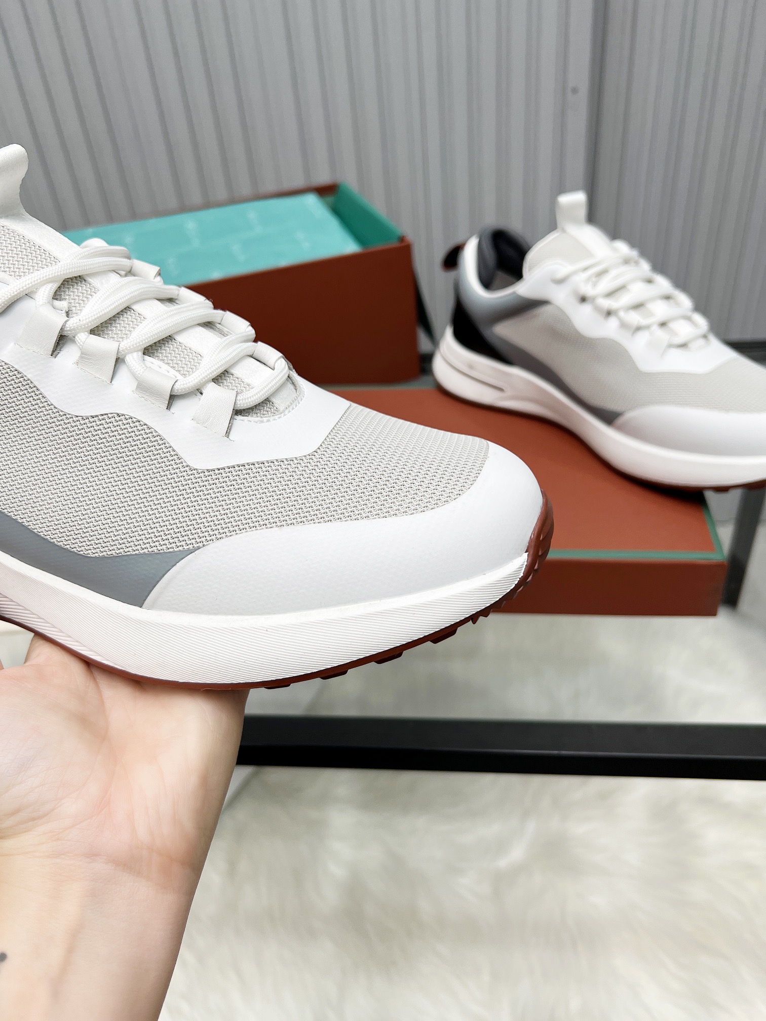 NO:682371,Loro Piana's new autumn and winter product 410 LP Walk Wish men's casual sports shoes ————————— LP is Italy's top luxury brand, low-key luxury, and the designs are all consistent solid colors, simple, clever details, fresh and refined!  If you don’t want to hit the streets, you can check out this brand, Instagram, and Xiaohongshu. You can see this brand everywhere!  Original one-to-one customized upper, top brand knitted fabric, sheepskin lining and cowhide padding, outsole, original molded outsole, bottom height 3.5cm, size 40-44 (39.45.46 customized, non-returnable), casual shoes/sports shoes, loro piana, loro piana, sneakers, cowhide, sheepskin19860909Loro Piana 乐悠翩雅 代购级别秋冬新品410 LP Walk Wish 男士休闲运动鞋 ————————— LP是意大利顶级奢侈品牌 低调奢华 设计都是一贯纯色系 简单、细节巧妙、清新脱俗！ 不想满大街撞款的可以看看这个品牌、ins、小红书随处可见这个品牌的身影 ！原版一比一定制 鞋面顶级品牌针织面料 内里羊皮里牛皮垫 大底原版开模大底 底高3.5cm 码数40-44 (39.45.46定制不退换）,休闲鞋/运动鞋,loro piana,loro piana,sneakers,cowhide,sheepskin,Women's Shoes
