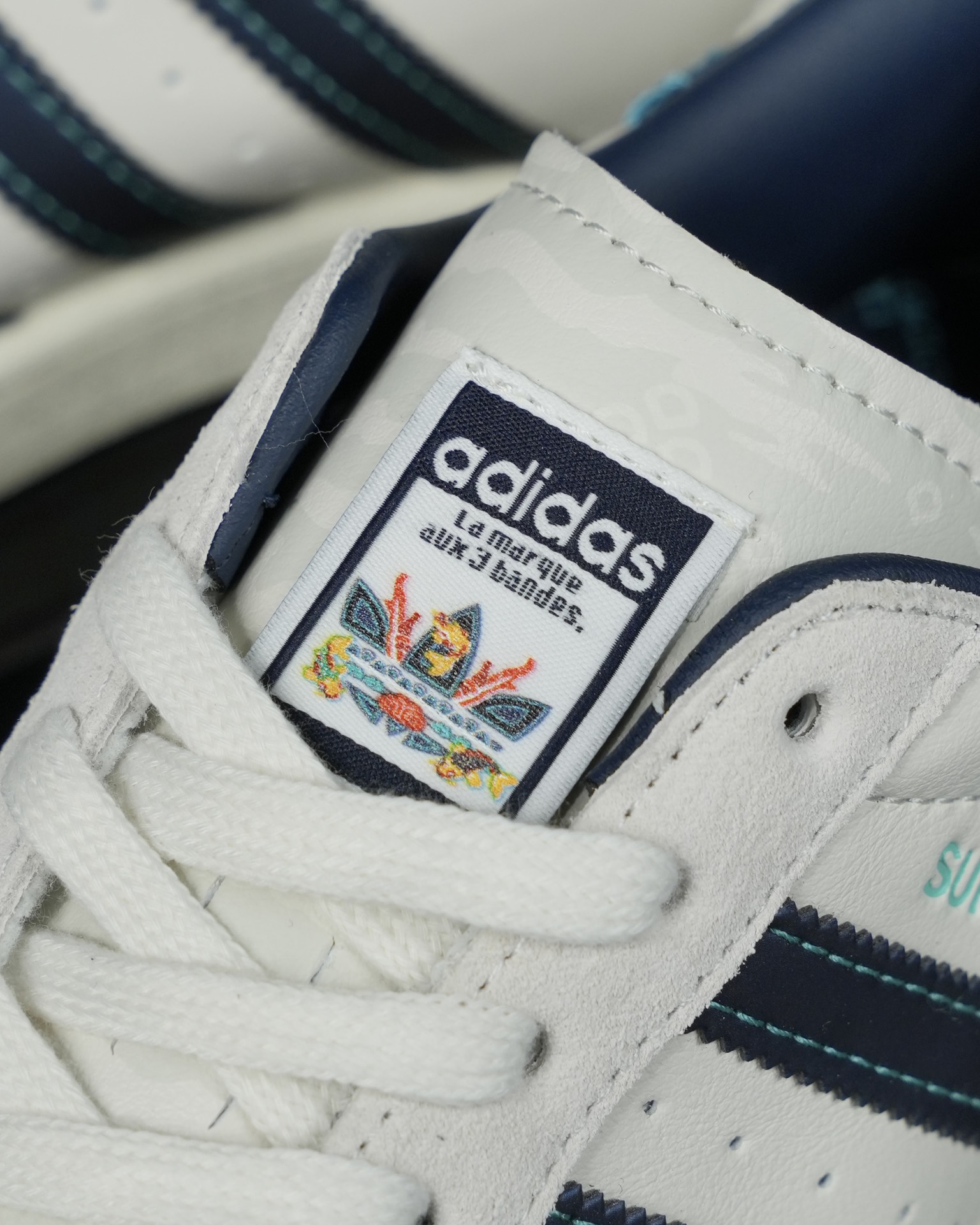 本地平台特供大厂出品AdidasOriginalsSuperstarCNY新年龙年限定系列专柜同步配色贝