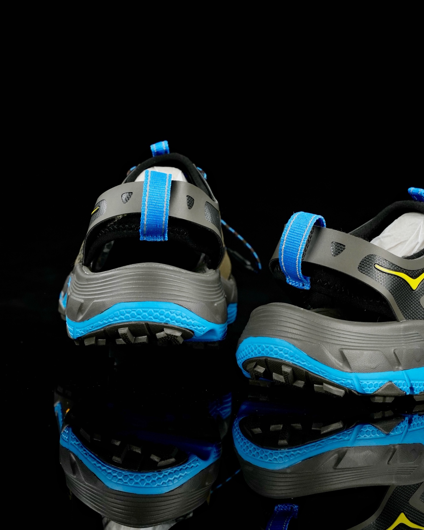 
HOKA One One Vibram 轻量溯溪鞋 
原鞋开发 最高品质 Hoka溯溪鞋出色的抓地防滑